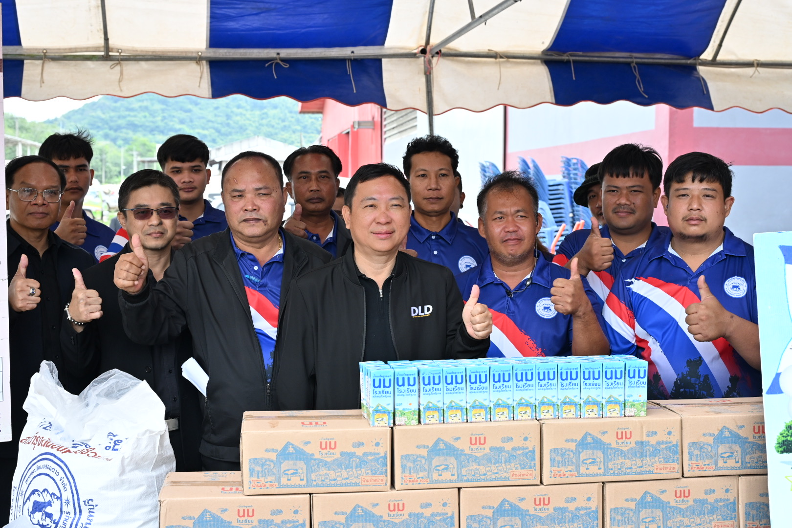 อธิบดีกรมปศุสัตว์ ลงพื้นที่ติดตามงานด้านโคนมทั้งระบบของเกษตรกรในพื้นที่ภาคตะวันออกและอีสานใต้ พร้อมรณรงค์ดื่มนมสร้างสุขภาพ สร้างความเชื่อมั่นน้ำนมโคสดไทยปลอดภัยทุกหยด 9 621134