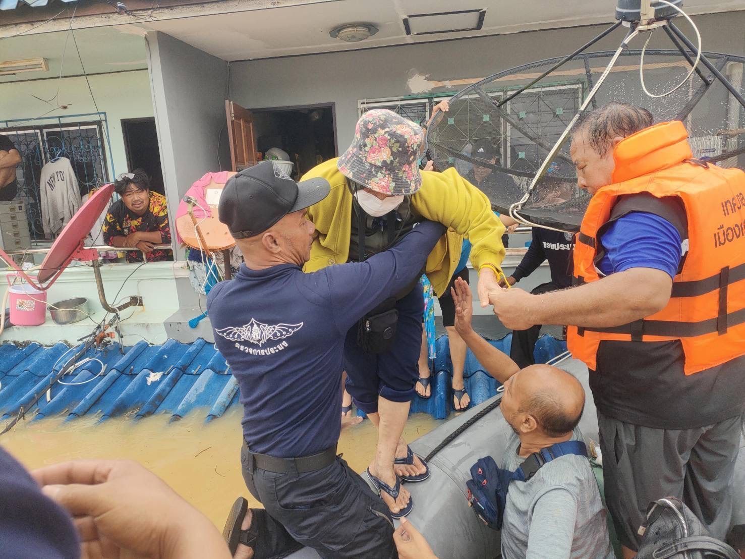 “อธิบดีกรมประมง” จัดชุดเฉพาะกิจปฏิบัติการพิเศษลงพื้นที่จังหวัดสงขลา เร่งช่วยชาวใต้สู้ภัยน้ำท่วม 8 675350