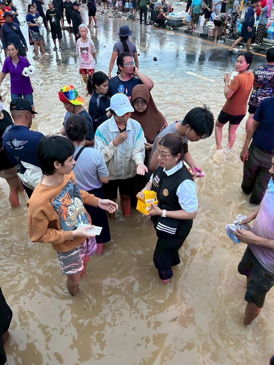 กรมประมง..เร่งสำรวจความเสียหายอุทกภัยด้านประมง 9 จังหวัดภาคใต้ พร้อมเดินหน้าเยียวยาฟื้นฟูอาชีพให้เกษตรกรผู้เพาะเลี้ยงสัตว์น้ำ กลับมายืนหยัดได้โดยเร็ว 7 681458