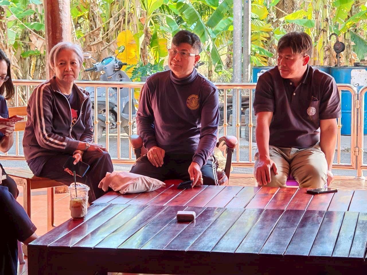 กรมประมง..เร่งช่วยเกษตรกร จ.ราชบุรี แก้ปัญหาการเลี้ยงปลาสลิดวางมาตรการช่วยเหลือทั้งระยะสั้น - ยาว พร้อมตั้งทีมเฉพาะกิจดูแลอย่างใกล้ชิด 6 682470