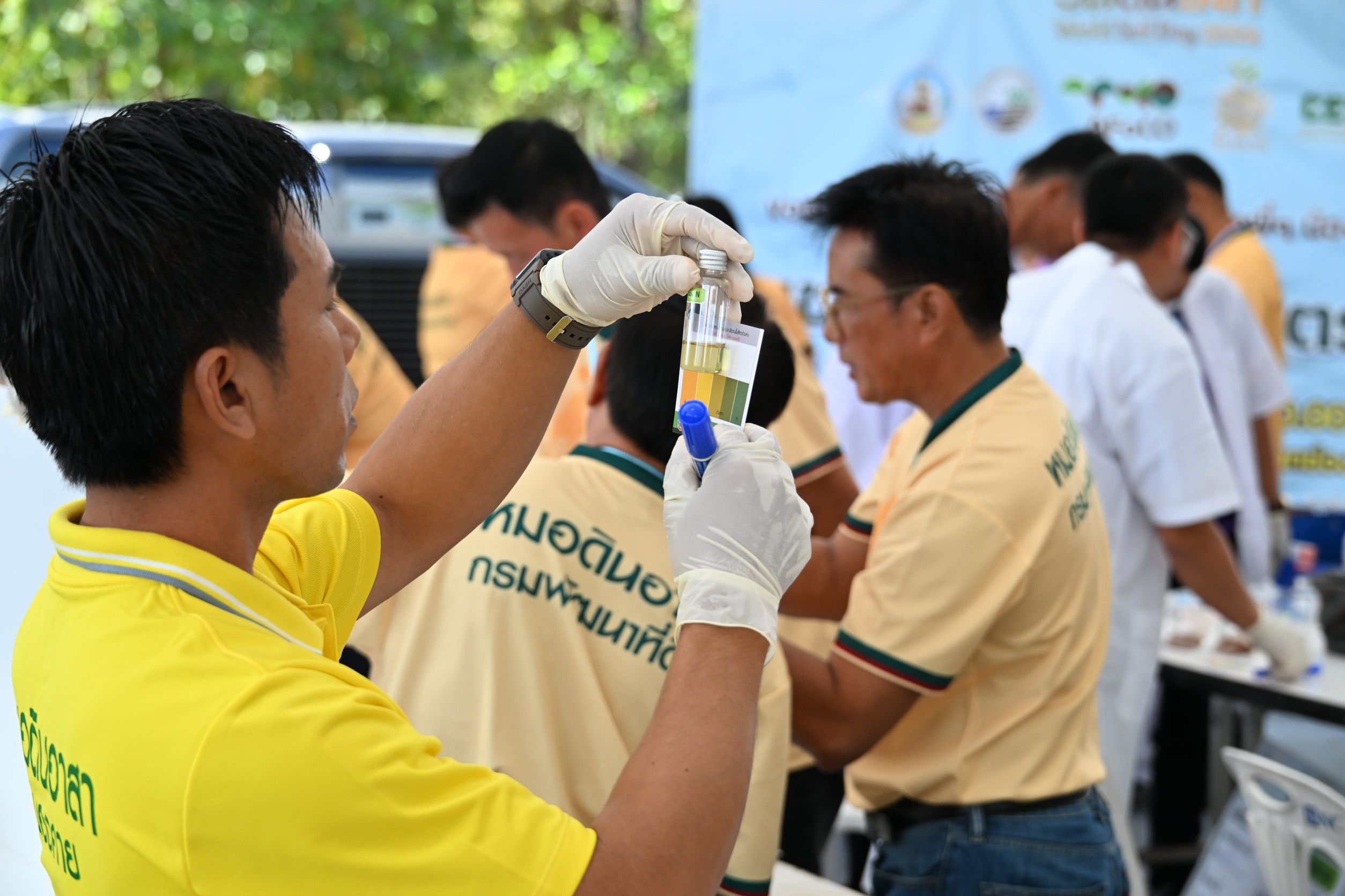 กรมพัฒนาที่ดิน จัดกิจกรรมวันดินโลก 2568 รวมพลัง “หมอดินอาสา” ขึ้นเวทีโชว์เทคนิคจัดการดิน - น้ำ เพื่ออนาคตเมืองที่ยั่งยืน 8 7 1