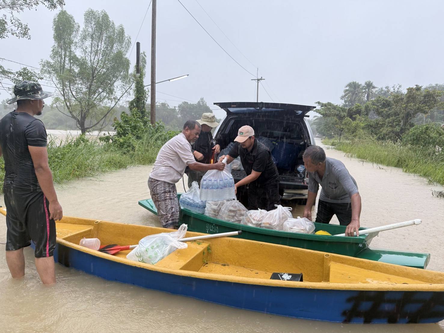 พด.ลุยช่วยน้ำท่วมใต้ เตรียมทีมฟื้นฟูดินหลังน้ำลด ตามนโยบายกระทรวงเกษตรฯ 9 8