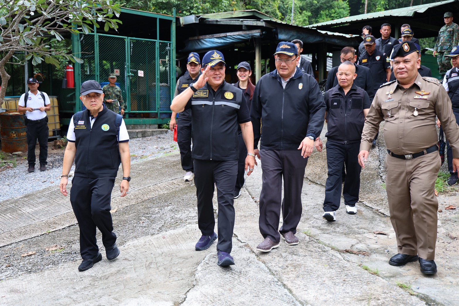 “รมว.ธรรมนัส” ลงพื้นที่เกาะหลีเป๊ะ ติดตามปัญหาและความเป็นอยู่ของชุมชนชาวเล พร้อมผลักดันแผนพัฒนาคุณภาพชีวิตอย่างเร่งด่วน 3 S 10035209