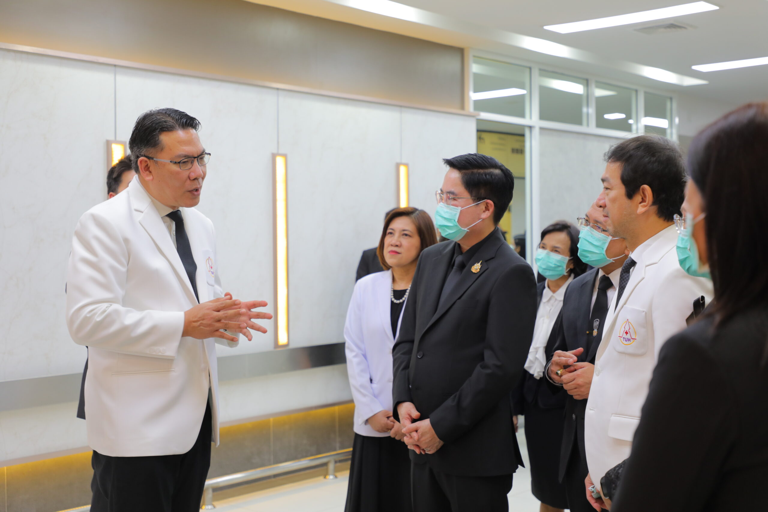 อัครา หนุน พม. จับมือ รพ.ธรรมศาสตร์ฯ-คณะแพทยศาสตร์ มธ. ขยายโอกาสเข้าถึงสิทธิสวัสดิการ สังคม-สาธารณสุข ช่วยกลุ่มเปราะบางผ่าตัดเปลี่ยนข้อเข่า 6 S 103997497 scaled