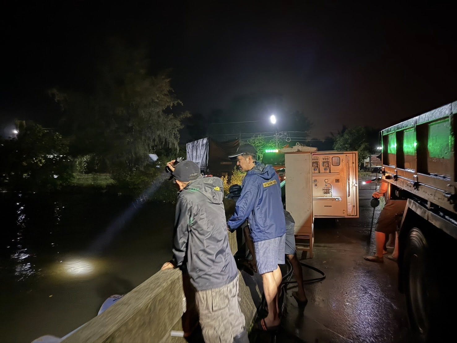 ฝนเริ่มลด หาดใหญ่เริ่มคลี่คลาย เดินหน้าเร่งระบายน้ำลดผลกระทบ 2 S 11223138