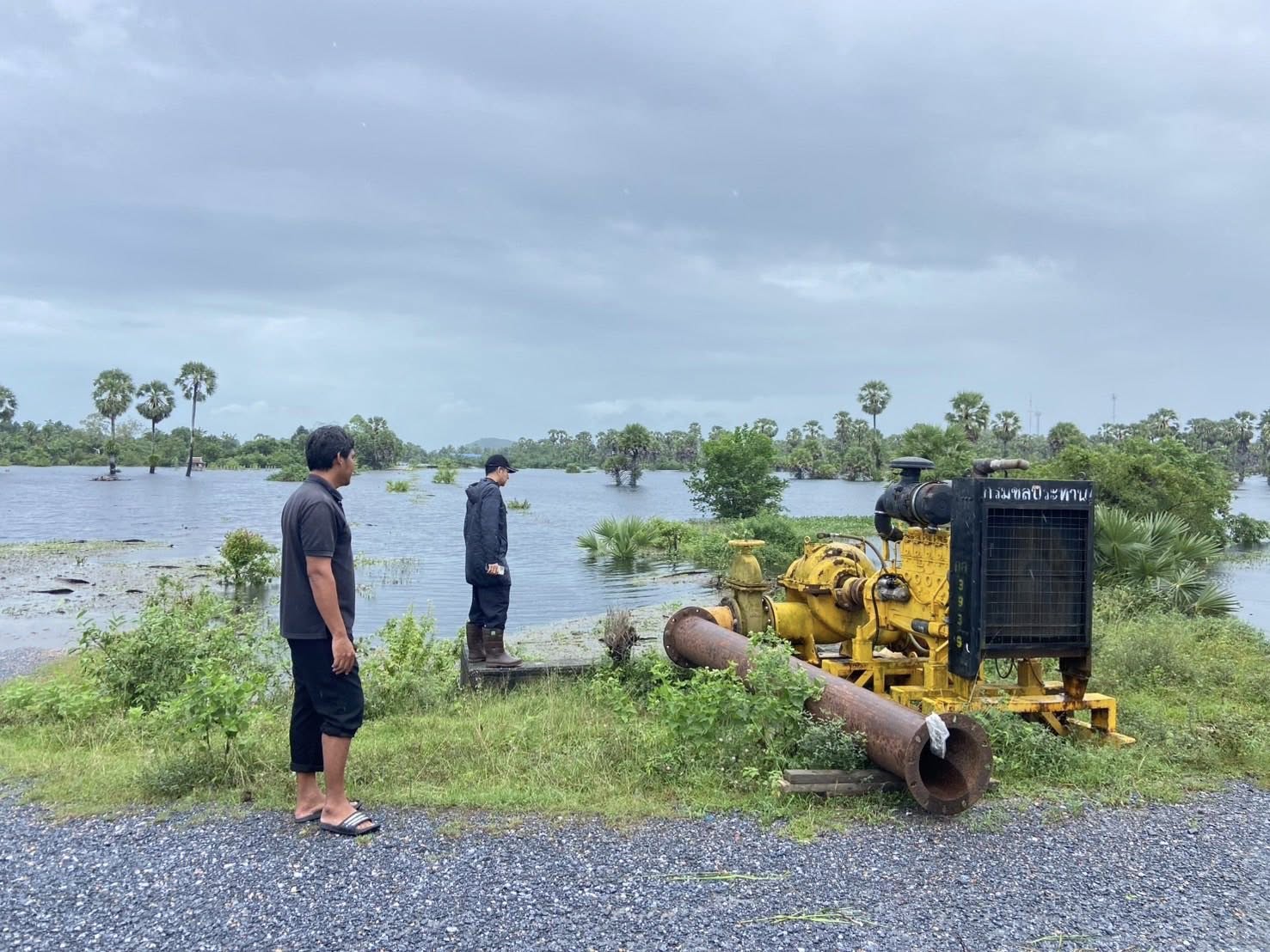 ฝนเริ่มลด หาดใหญ่เริ่มคลี่คลาย เดินหน้าเร่งระบายน้ำลดผลกระทบ 5 S 11223142