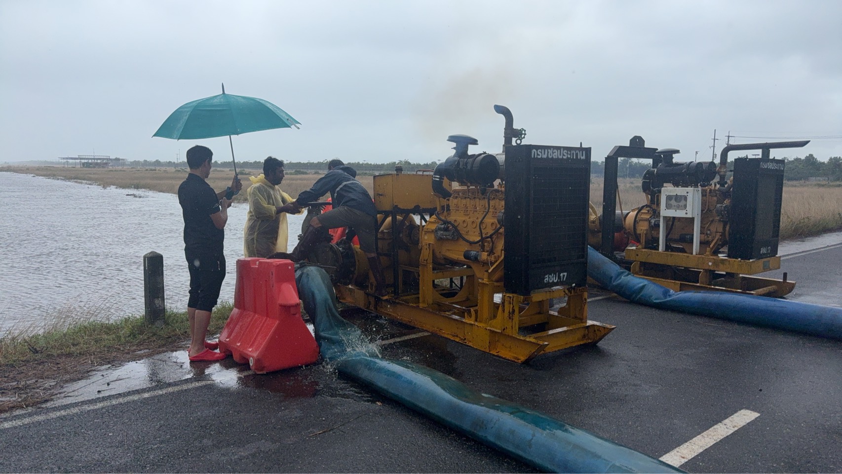 ชป.ทยอยปรับลดน้ำเจ้าพระยา ภาคใต้ฝนลดลง เร่งระบายน้ำคลี่คลายสถานการณ์ 4 S 11255964