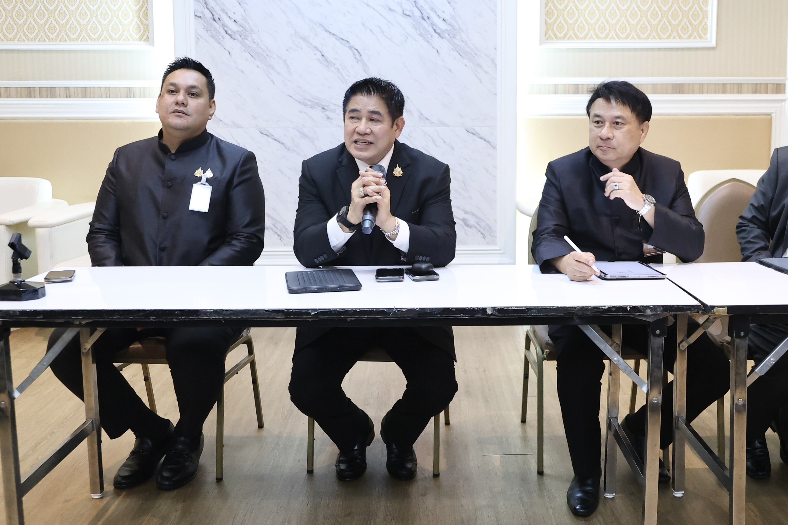 “รมว.ธรรมนัส” ร่วมหารือสหกรณ์ครูมุกดาหาร เดินหน้ายกระดับคุณภาพชีวิต เร่งแก้ปัญหาหนี้สินครู 2 S 141926419