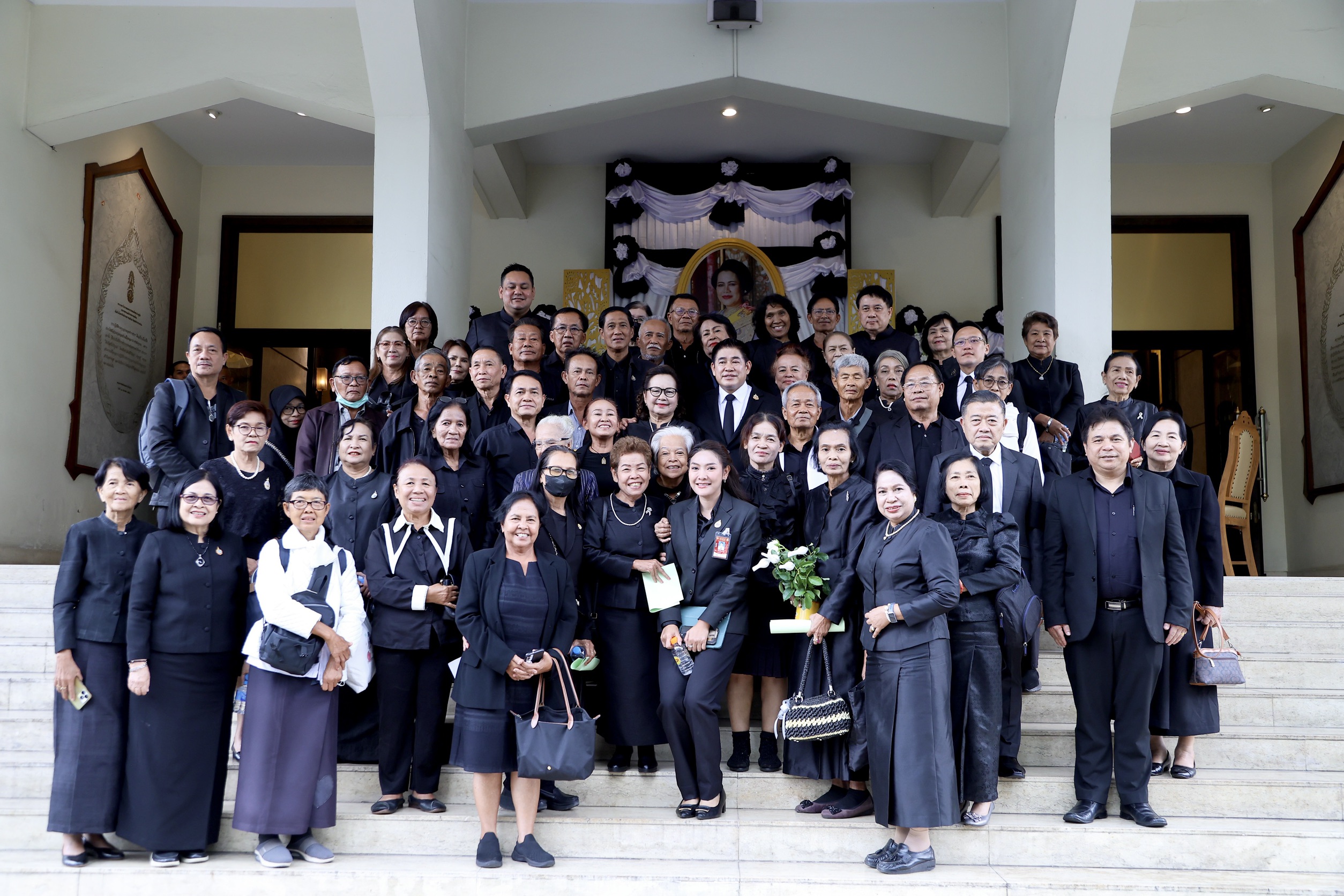 “รมว.ธรรมนัส” ร่วมหารือสหกรณ์ครูมุกดาหาร เดินหน้ายกระดับคุณภาพชีวิต เร่งแก้ปัญหาหนี้สินครู 8 S 141926452