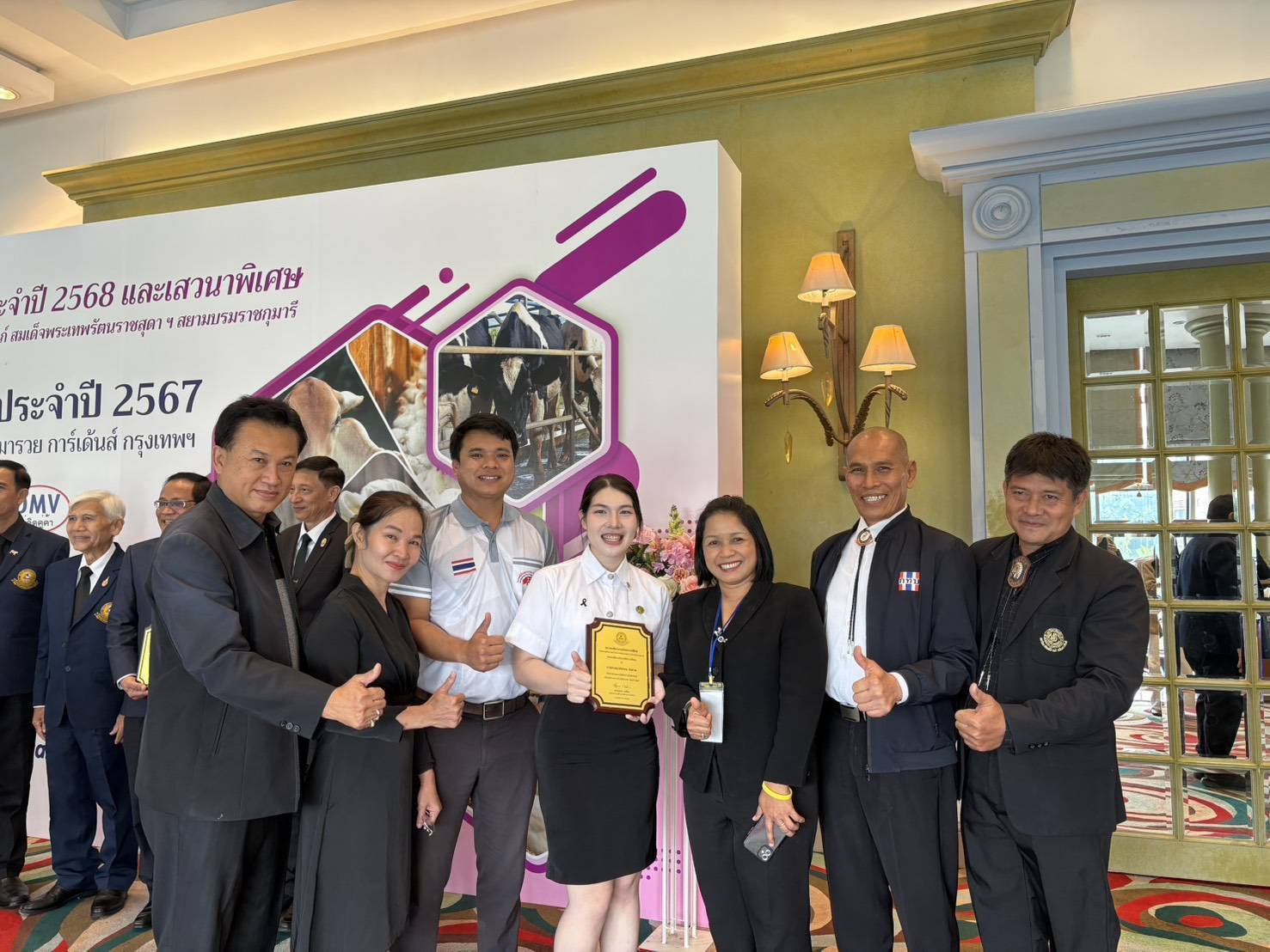 นักศึกษา ม.แม่โจ้-แพร่ ฯ คว้ารางวัลยุวสัตวบาลดีเด่น ปี 2567จากสมาคมสัตวบาลแห่งประเทศไทย ในพระราชูปถัมภ์ฯ 10 S 19259413