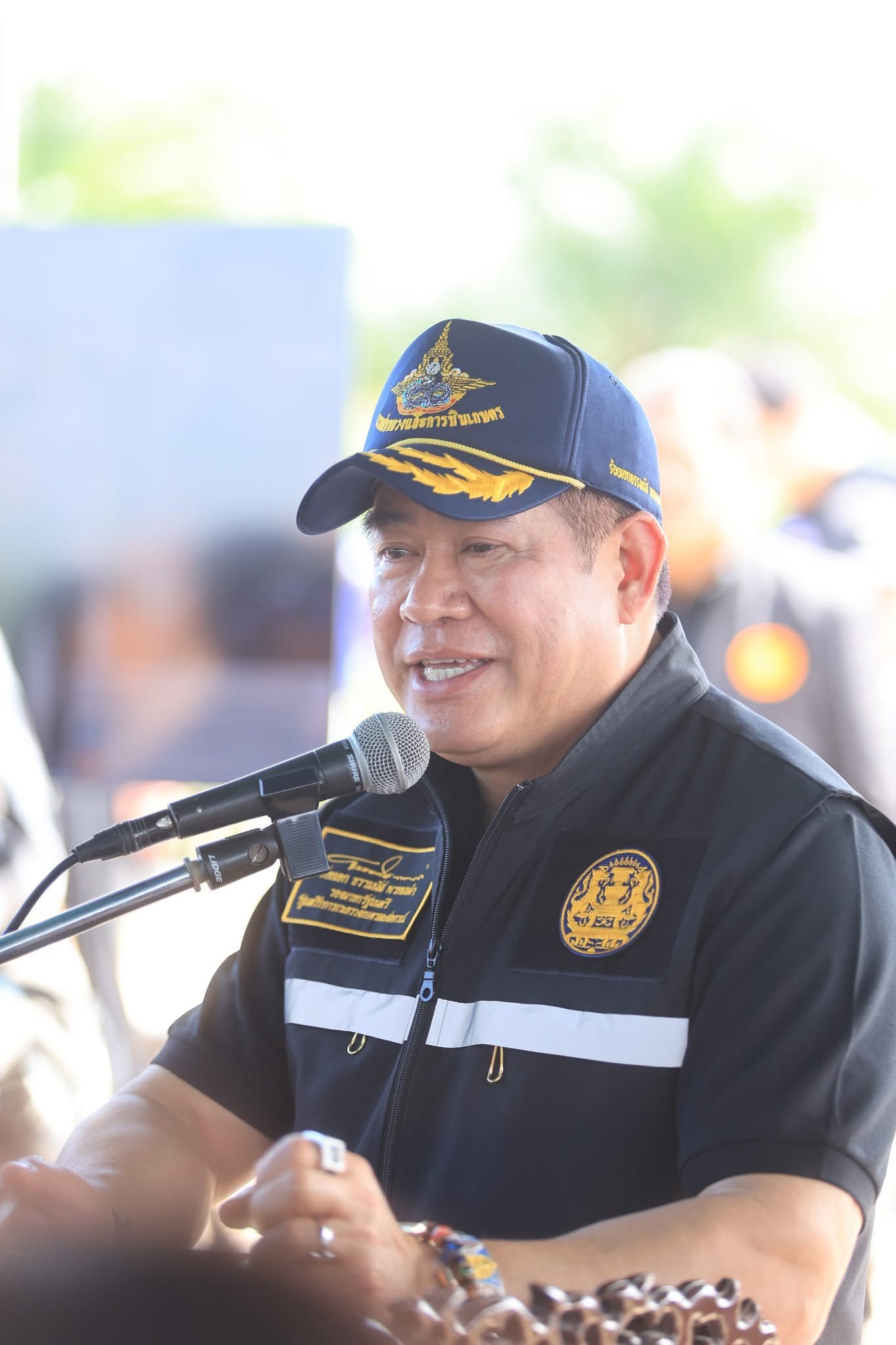 รมว.ธรรมนัส ประกาศสงครามยึดคืนที่ดิน ส.ป.ก.ราชบุรี นายทุนไม่คืน เจอ ม.44 ยึดคืนทุกแปลง จัดสรรใหม่ให้เกษตรกร ขยายผลทั่ว ปท. ซัด ล้ง–ผู้รับซื้อมะพร้าว อย่าเอาเปรียบเกษตรกร จ่อใช้ไม้แข็งจัดการ 2 S 19849364