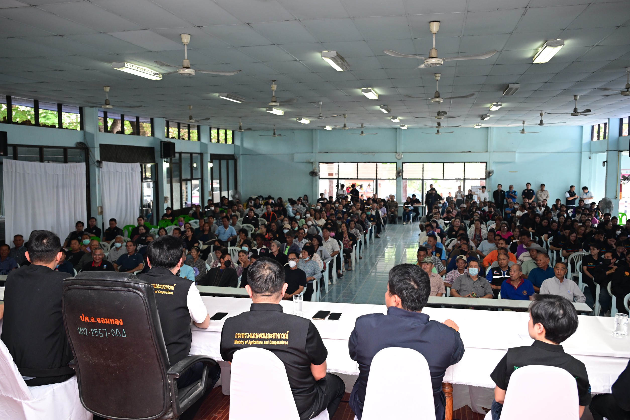 รมช.นเรศ เปิดเวทีประชาคม รับฟังเสียงชาวอำเภอจอมทอง จ.เชียงใหม่ ก่อนเดินหน้าแผนขุดลอกลำน้ำแม่กลาง มุ่งแก้น้ำท่วมซ้ำซาก 7 S 24821908