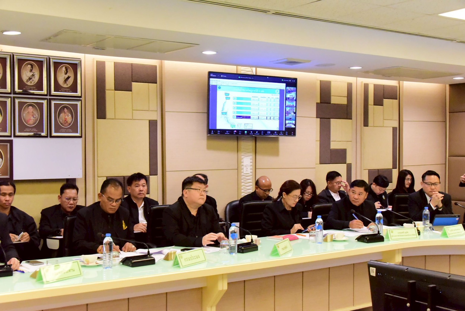 ปลัดเกษตรฯ สั่งหน่วยงานในสังกัดเดินหน้าช่วยอุทกภัยใต้ ย้ำ “รวดเร็ว ถูกต้อง เข้าถึงทุกครัวเรือน” เตรียมมาตรการเยียวยาครัวเรือนละ 3,000 บาท เร่งฟื้นฟูหลังน้ำลด 5 S 25133182