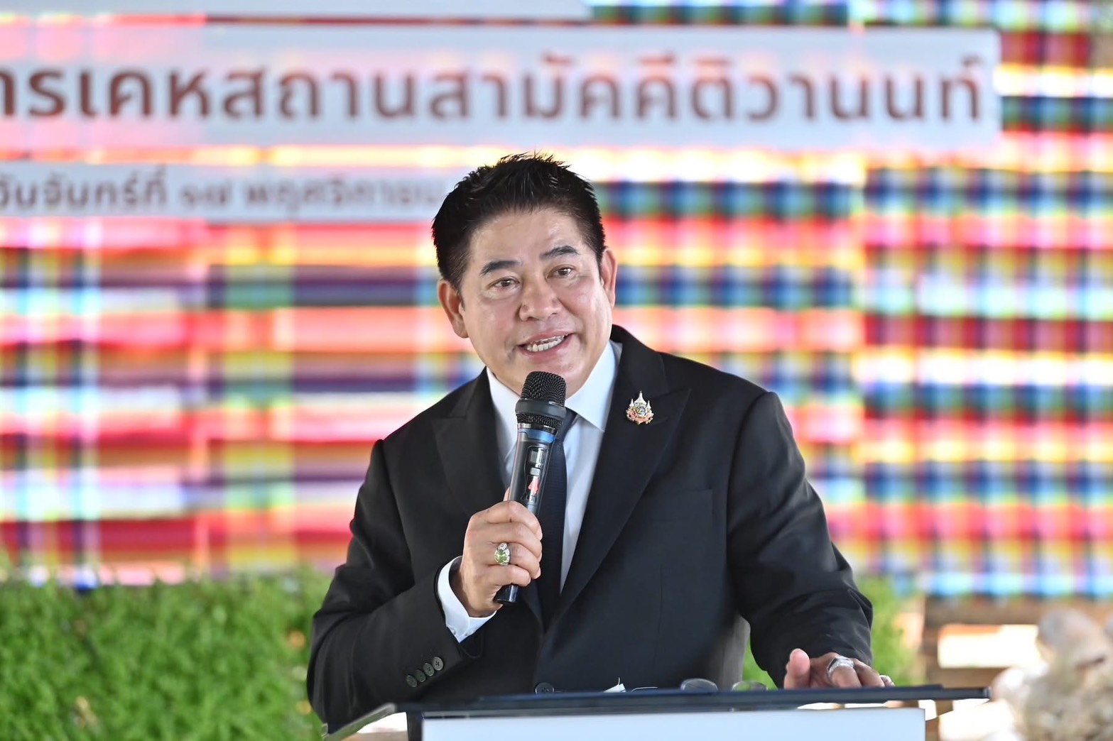 รองนายกฯธรรมนัส–รมว.อัครา“ลุยปากเกร็ด แจกบ้านมั่นคง 59 หลัง ปลุกพลังคนจน ลั่น ‘รักคนฐานราก’ เดินหน้ามอบของขวัญปีใหม่ แก้กฎ–ลดดอก–เพิ่มงบ ยกระดับชีวิตผู้มีรายได้น้อยทั่ว ปท. 6 S 2965654