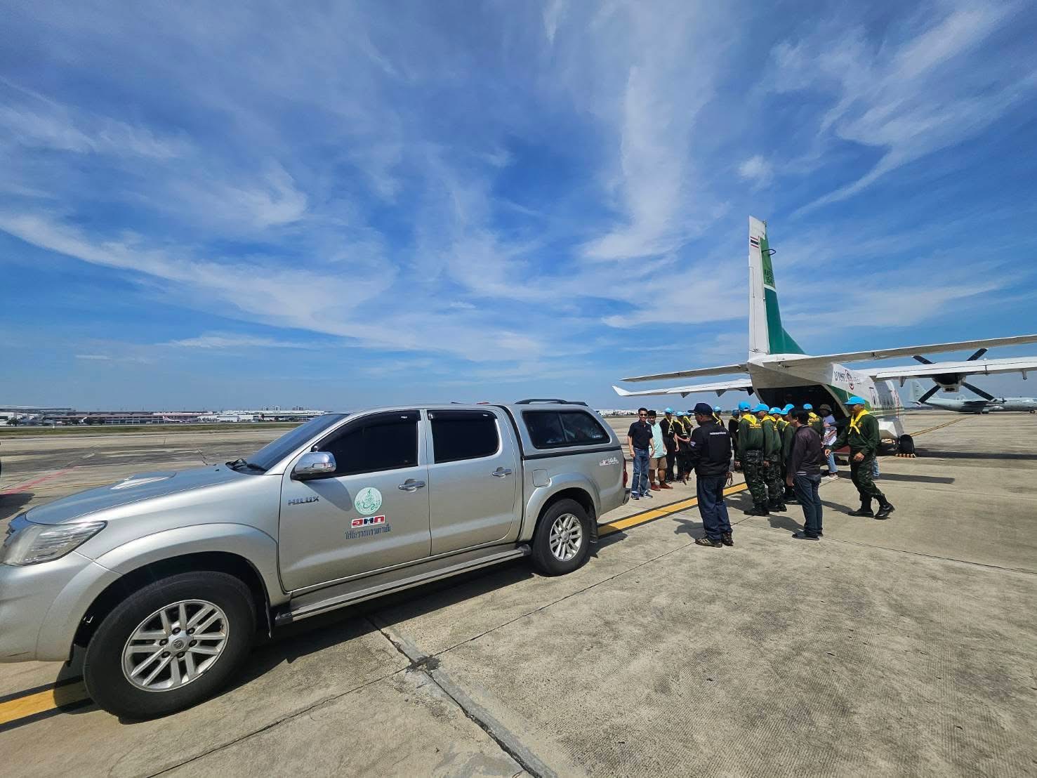 รมว.ธรรมนัส สั่ง อ.ต.ก.ลำเลียงข้าว–น้ำดื่ม โดยใช้เครื่องบินกรมฝนหลวงบิน ช่วยชาวหาดใหญ่ประสบอุทกภัย ย้ำ รัฐบาลเร่งบรรเทาความเดือดร้อนประชาชนทุกช่องทาง 3 S 3276888