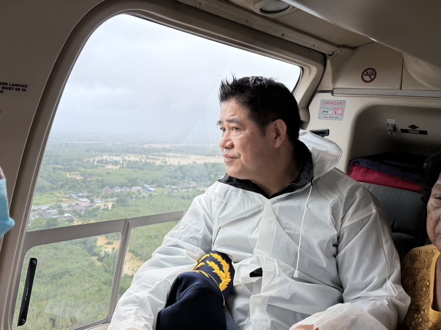 เร่งด่วน “รมว.ธรรมนัส”สั่ง ฮ.บินฝ่าน้ำท่วม รับผู้ป่วยฟอกไต 2 รายส่ง รพ.ปลอดภัย พร้อมตั้งศูนย์บัญชาการใหญ่กลางหาดใหญ่ ระดมทุกเหล่าทัพ เสริมเจ็ตสกีแรงม้าสูงเข้าช่วยชาวบ้านติดค้าง 6 S 3375152