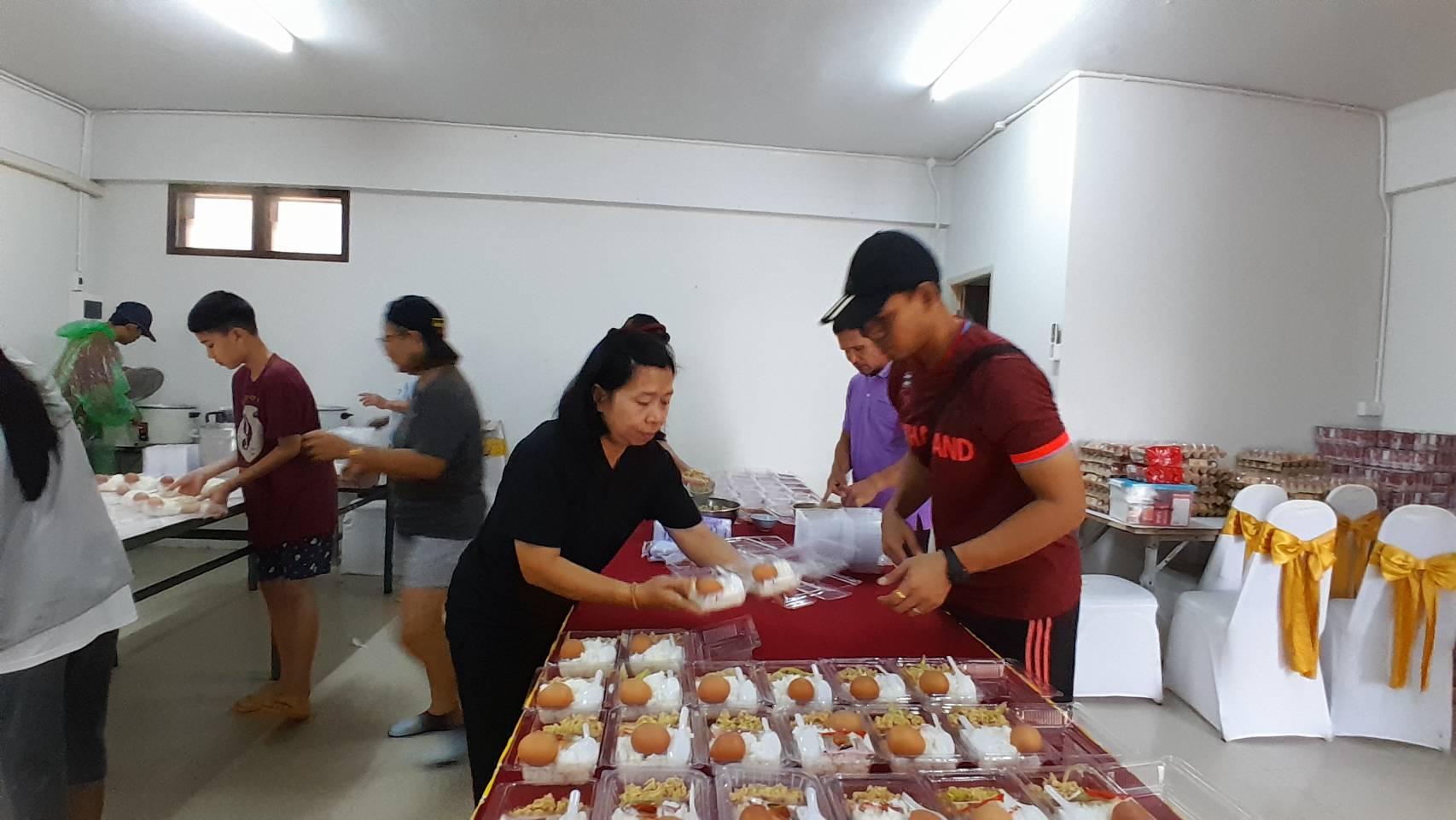 รมว.นฤมล สั่ง“อาชีวะ–สพฐ.” ดูแลศูนย์พักพิง รร.หาดใหญ่รัฐประชาสรรค์ รองรับผู้ประสบภัยทะลุ 4,000 คน พร้อมเร่งส่งอาหาร–ที่นอน–ทีมครูดูแลเด็กตลอด 24 ชม. 8 S 34890364