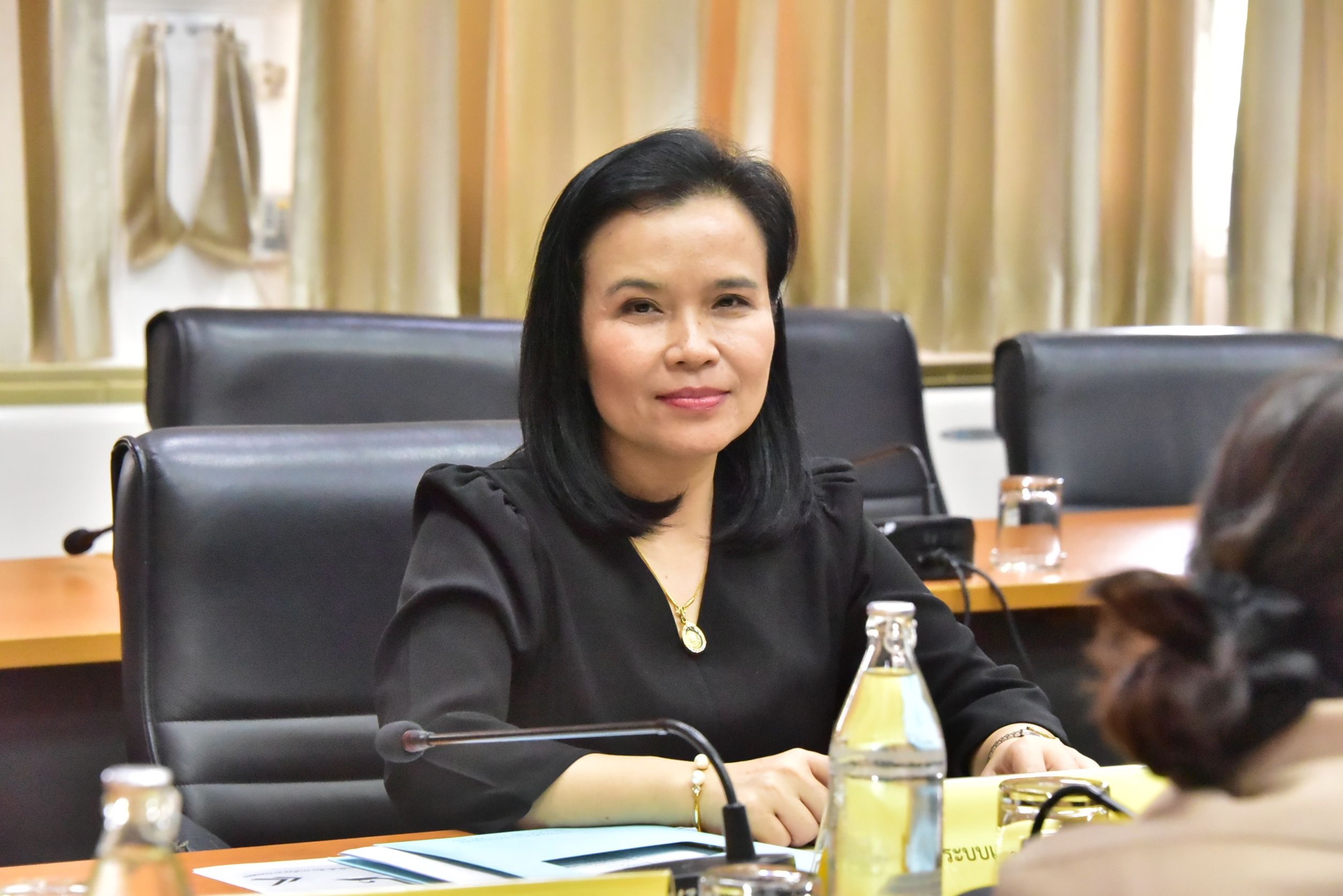 รองปลัดฯ อภัย เป็นประธานการประชุมคณะอนุกรรมการพืชสวน ครั้งที่ 5/2568 รับทราบสถานการณ์การผลิตกาแฟ ปี 2569 (ปีการผลิต 2568/2569) เนื้อที่ให้ผลรวมทั้งประเทศ 183,842 ไร่ กาแฟพันธุ์อะราบิกา 118,494 ไร่ เพิ่มขึ้นจากปีที่ผ่านมา ร้อยละ 1.57 กาแฟพันธุ์โรบัสตา 65,348 ไร่ ลดลงจากปีที่ผ่านมา ร้อยละ 6.92 6 S 494379061