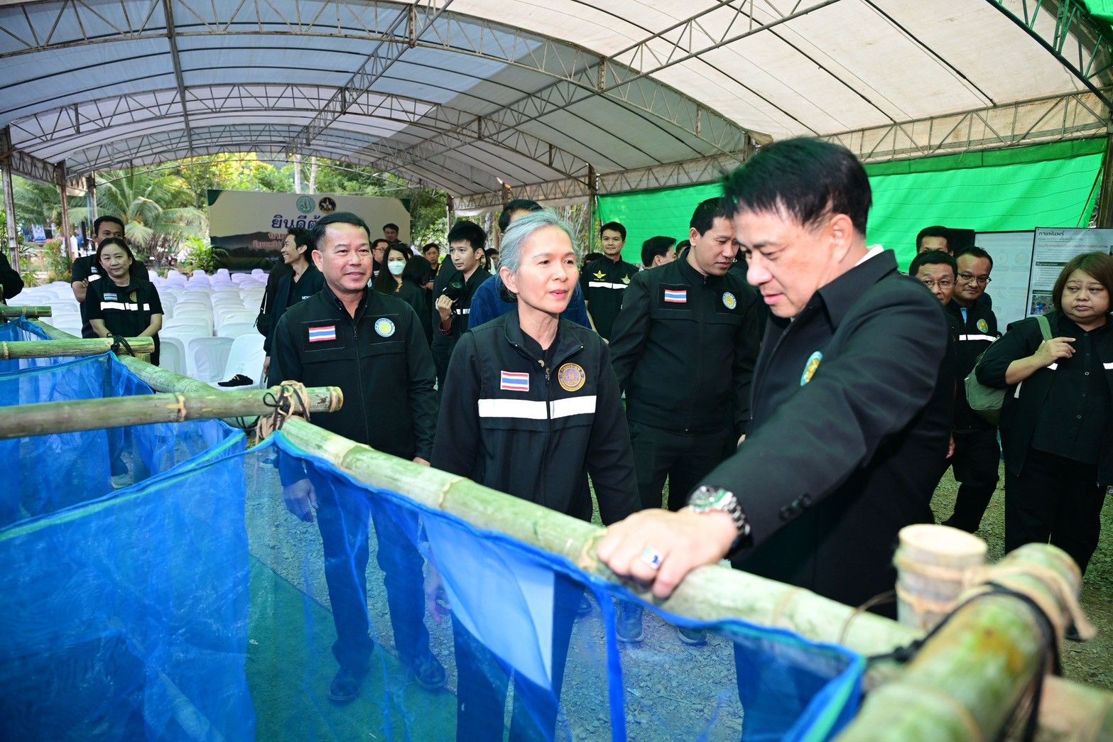 รมช.นเรศ ชู ศพก. อ.เมืองแพร่ จ.แพร่ เป็นต้นแบบในการสร้างเกษตรกรยุคใหม่ และมุ่งยกระดับสินค้าเกษตรให้ก้าวสู่มาตรฐานสากล พร้อมผลักดันผลิตภัณฑ์ท้องถิ่นให้เป็นสินค้าแปรรูปที่เป็นอัตลักษณ์ของชุมชนในอนาคต 6 S 62259314