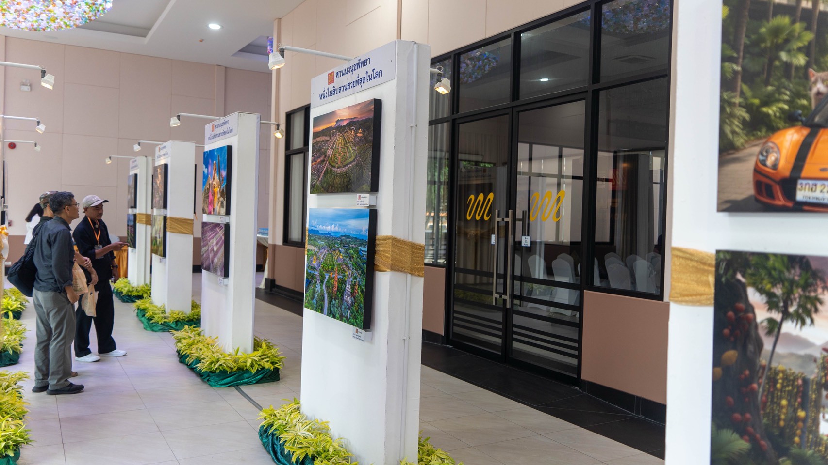 สวนนงนุชพัทยาพร้อมผู้ร่วมประกวดภาพถ่าย ร่วมน้อมถวายอาลัยสมเด็จพระพันปีหลวง ก่อนพิธีมอบรางวัล “Wonderful Nongnooch Garden 2025” 5 S 9413065