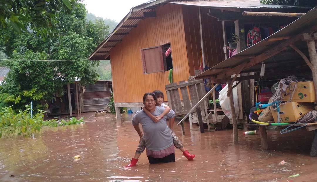 ครม.เคาะเพิ่มเงินเยียวยาพื้นที่น้ำท่วมขังนานสูงสุดเกิน 4 เดือน ได้อีกครัวเรือนละ 20,000 บาท 2 thumb