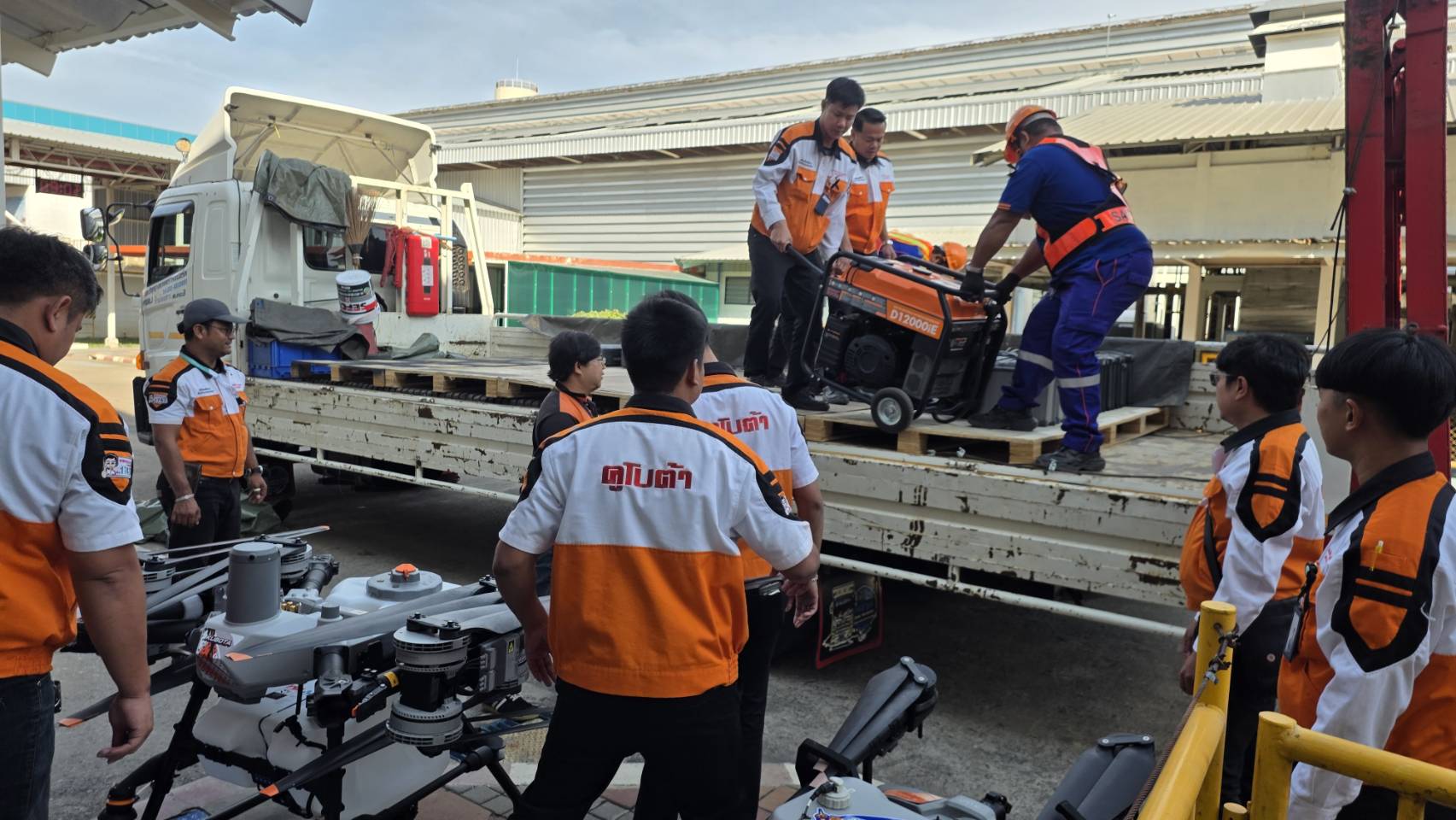 “คูโบต้าพลังใจสู้ภัยน้ำท่วม” ระดมกองกำลังด่วนส่งทีมคูโบต้าพร้อมโดรนการเกษตรและถุงยังชีพ 6,500 ชุด เสริมทัพภารกิจฝ่าวิกฤตมหาอุทกภัยภาคใต้ 3 กองกำลังโดรนการเกษตรคูโบต้าช่วยมหาอุทกภ