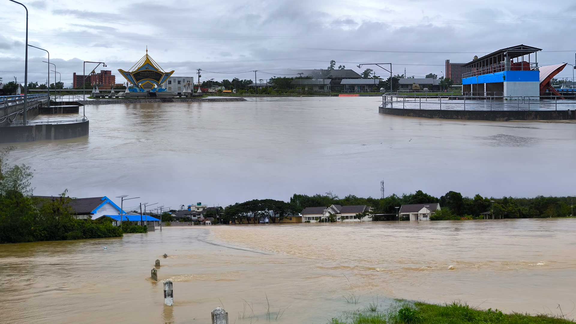 ฝนถล่มหาดใหญ่ ทำน้ำท่วมหลายจุด3