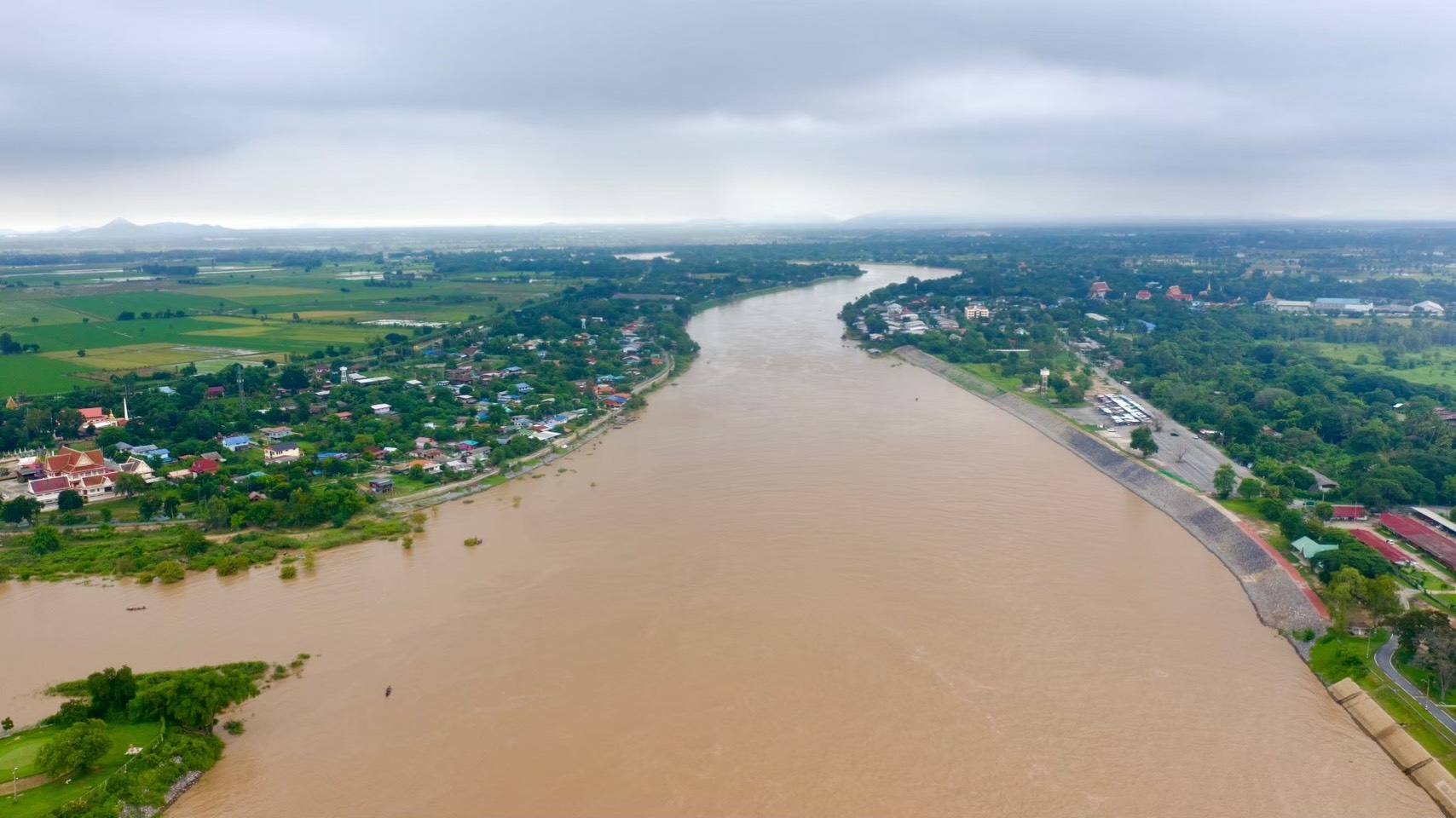 ฝนตอนบนเริ่มลดลง กรมชลฯ เร่งระบายน้ำต่อเนื่อง 2 ภาพชป1
