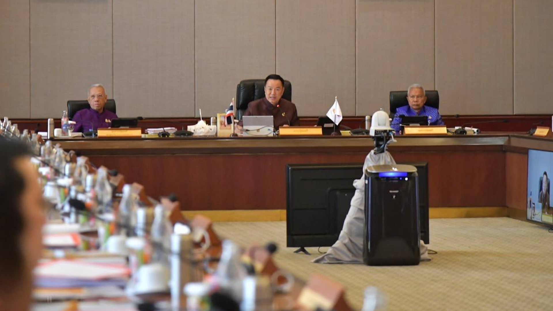 ครม.ไฟเขียวเพิ่มโควต้านำเข้าข้าวโพดเลี้ยงสัตว์จากสหรัฐฯเป็นจำนวน 1 ล้านตันตามข้อตกลงภาษีทรัมป์ เริ่ม 1 ก.พ.69 ด้าน รมว.เกษตรฯ ภาษีทรัมป์แผลงฤทธิ์2