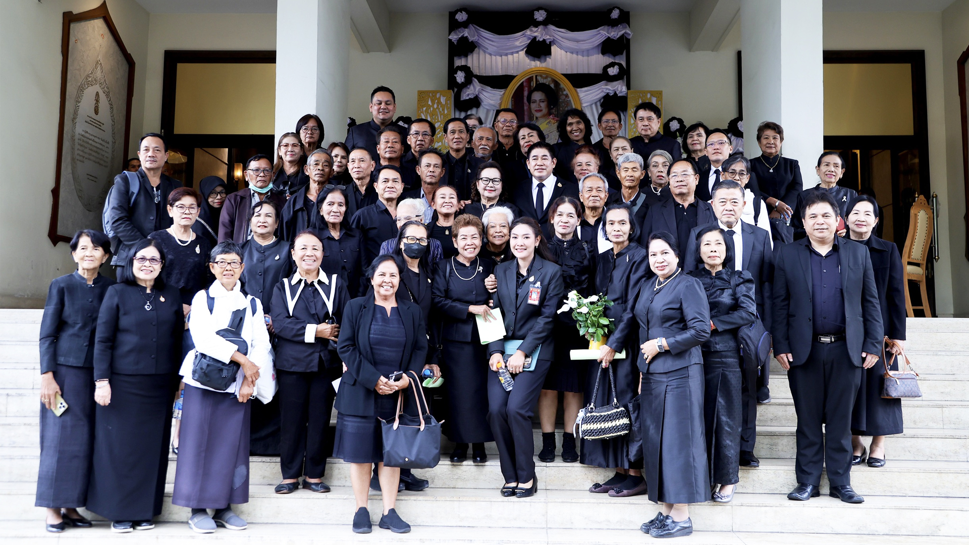 “รมว.ธรรมนัส” ร่วมหารือสหกรณ์ครูมุกดาหาร เดินหน้ายกระดับคุณภาพชีวิต เร่งแก้ปัญหาหนี้สินครู 1 รมว.ธรรมนัส2