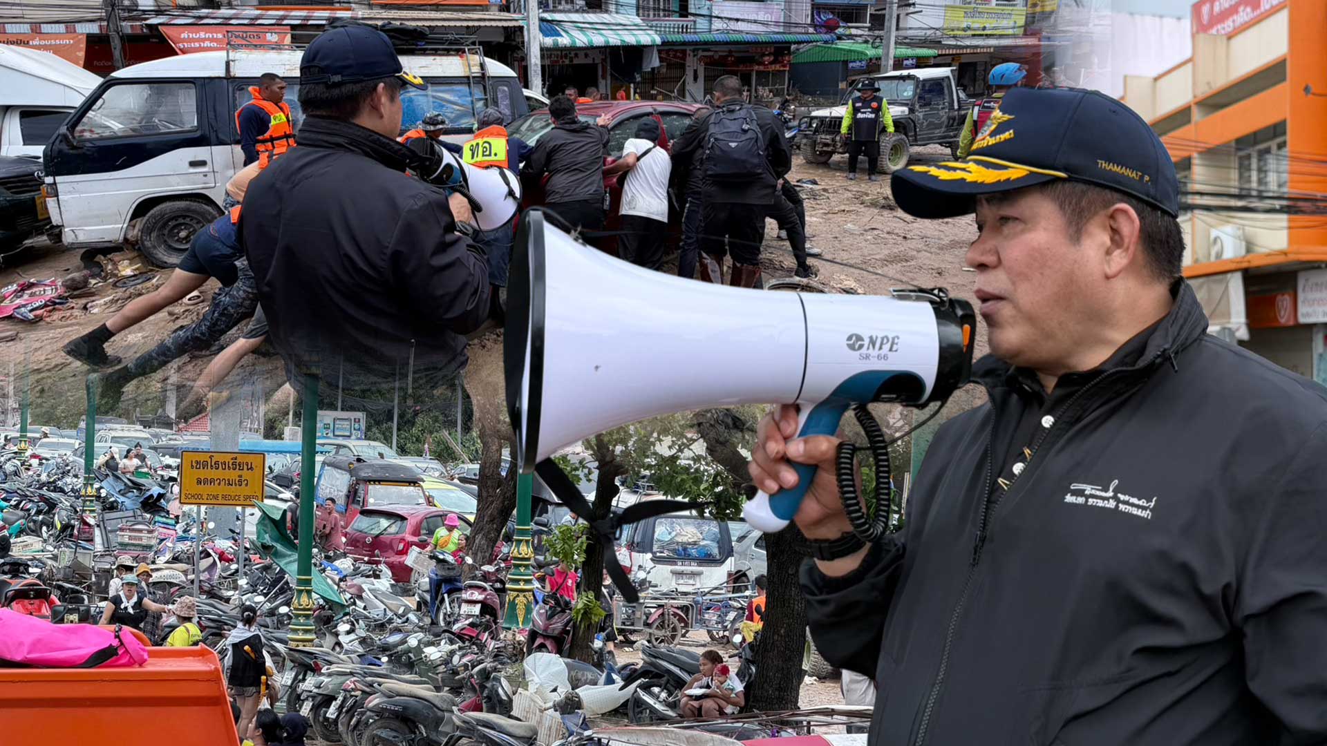 “รองนายกฯ ธรรมนัส”นำกำลังกระทรวงเกษตรฯ เคลียร์เส้นทางรถกีดขวางสะพานคลองอู่ตะเภา เปิดช่องทางสัญจร–ลำเลียงอาหารเข้าพื้นที่เดือดร้อน 1 รองนายกฯ ธรรมนัส3 1