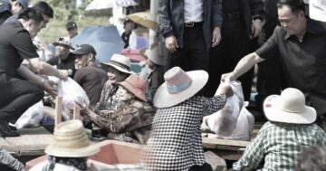 ลุยน้ำท่วมอยุธยาบรรเทาทุกข์ชาวบ้าน3