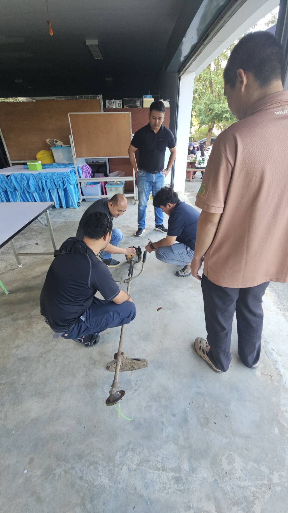 กรมวิชาการเกษตรลุยช่วยเกษตรกรใต้ตั้งจุดซ่อมเครื่องจักรบรรเทาน้ำท่วม ตามนโยบาย รมว.เกษตรฯ 4 1034363