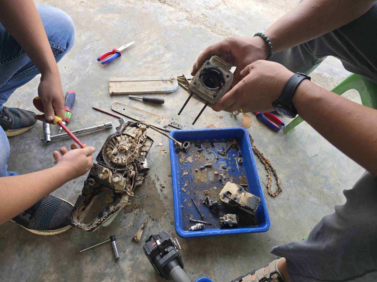 กรมวิชาการเกษตรลุยช่วยเกษตรกรใต้ตั้งจุดซ่อมเครื่องจักรบรรเทาน้ำท่วม ตามนโยบาย รมว.เกษตรฯ 8 1034374