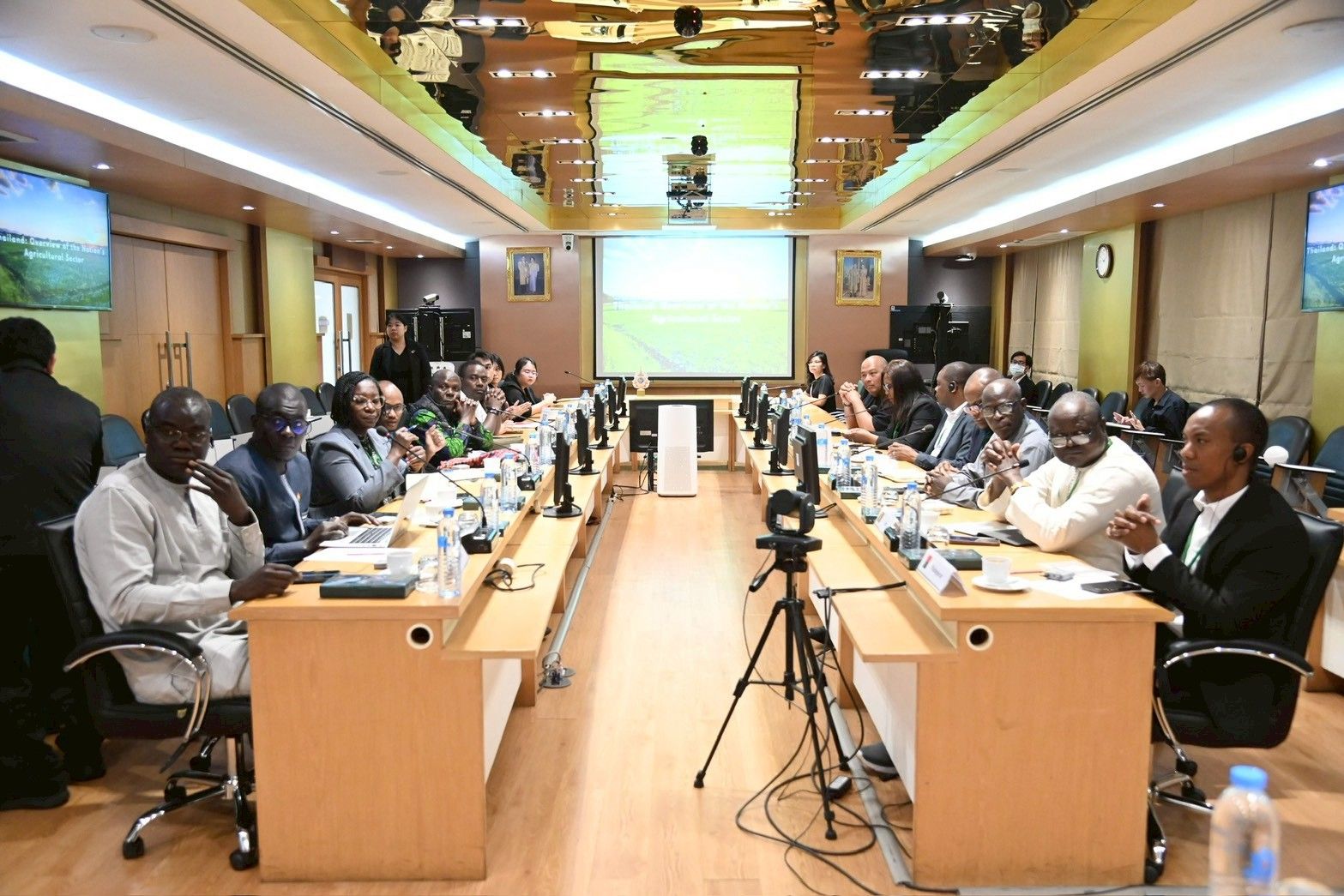 ปลัดเกษตร เปิดเวทีการสัมมนาภายใต้หัวข้อ 1453935 0