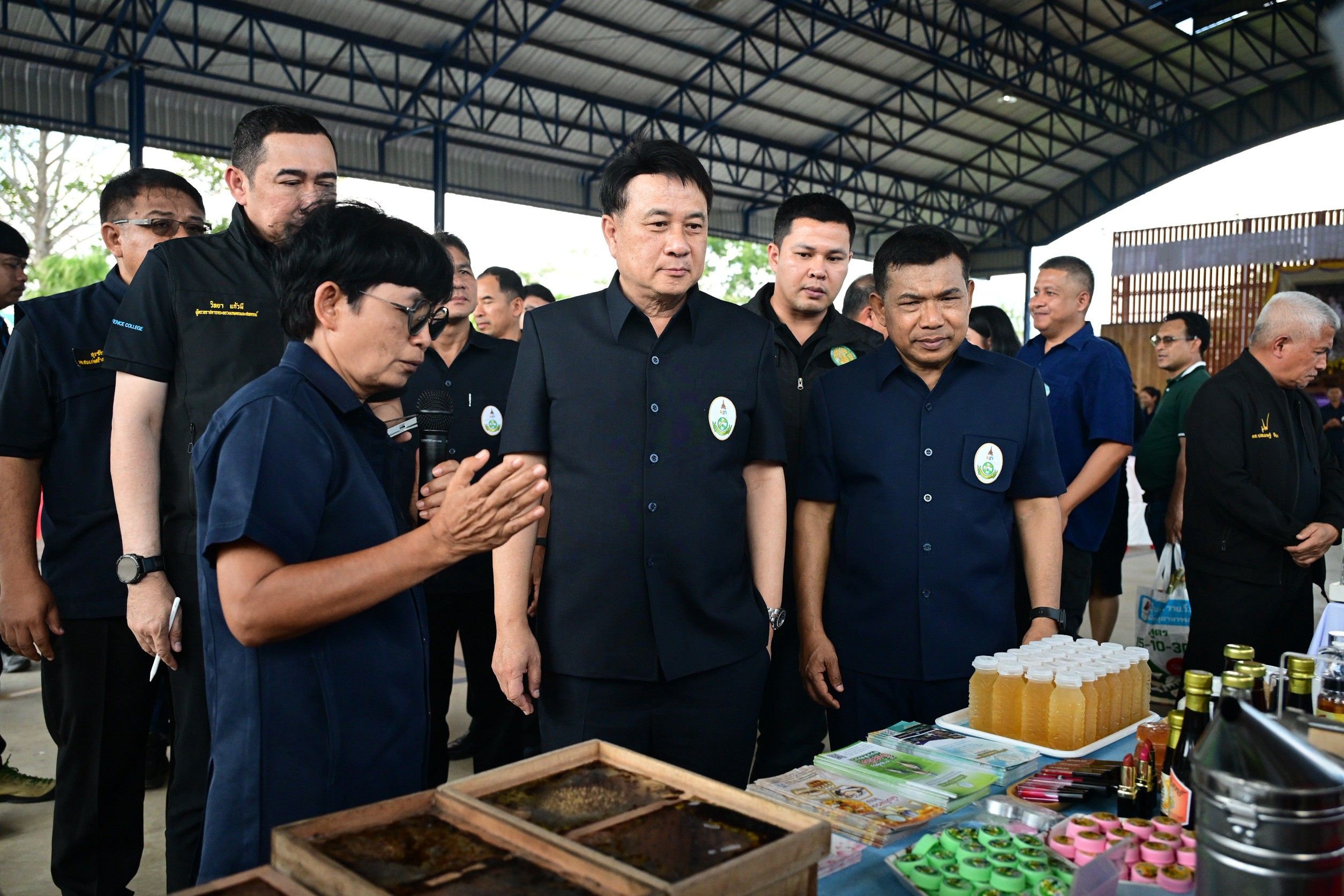 รมช.นเรศ เปิดโครงการคลินิกเกษตรเคลื่อนที่ในพระราชานุเคราะห์ฯ ไตรมาส 1 ปี 2569 บูรณาการทุกภาคส่วน ยกระดับบริการเกษตรกรถึงพื้นที่ 7 1461615