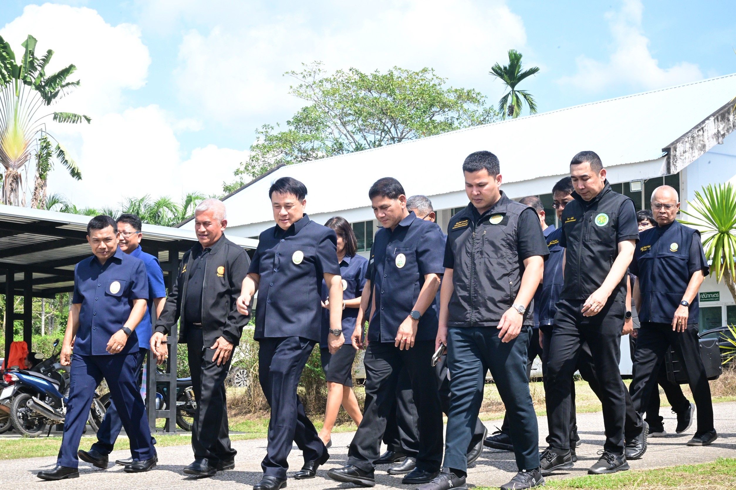 รมช.นเรศ เปิดโครงการคลินิกเกษตรเคลื่อนที่ในพระราชานุเคราะห์ฯ ไตรมาส 1 ปี 2569 บูรณาการทุกภาคส่วน ยกระดับบริการเกษตรกรถึงพื้นที่ 11 1461626