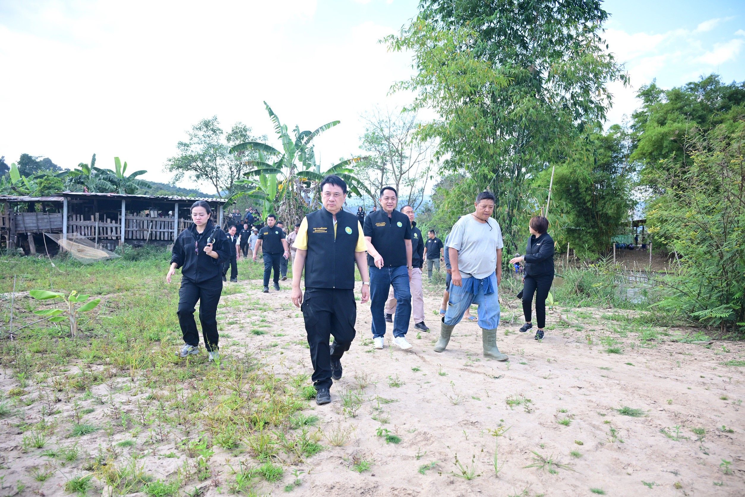 “รมช.นเรศ” ลงพื้นที่แม่แจ่ม เปิดโครงการทำหมันสัตว์สกัดโรคพิษสุนัขบ้า พร้อมติดตามการขุดลอกเปิดทางน้ำแม่แจ่ม สร้างความมั่นคงด้านน้ำและการเกษตร 5 1465179