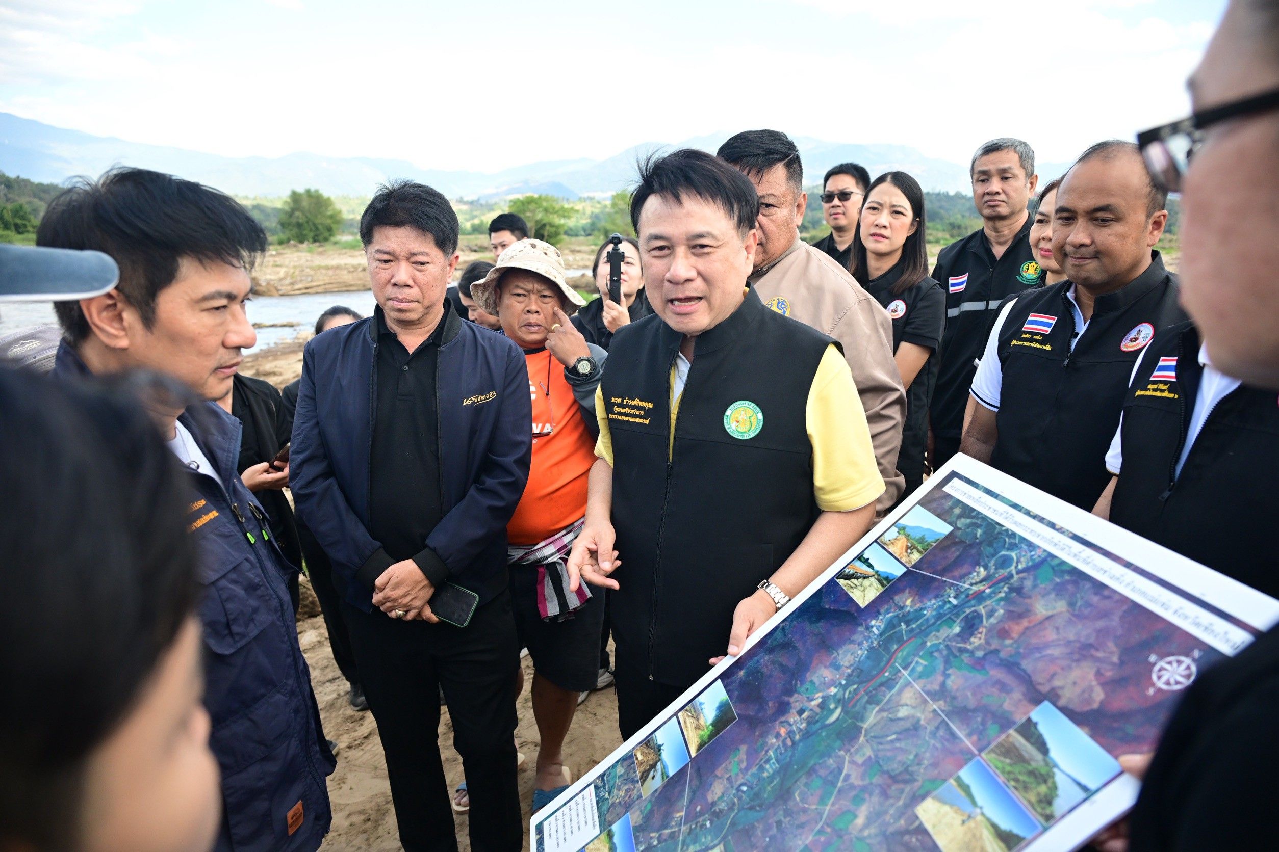 “รมช.นเรศ” ลงพื้นที่แม่แจ่ม เปิดโครงการทำหมันสัตว์สกัดโรคพิษสุนัขบ้า พร้อมติดตามการขุดลอกเปิดทางน้ำแม่แจ่ม สร้างความมั่นคงด้านน้ำและการเกษตร 8 1465183