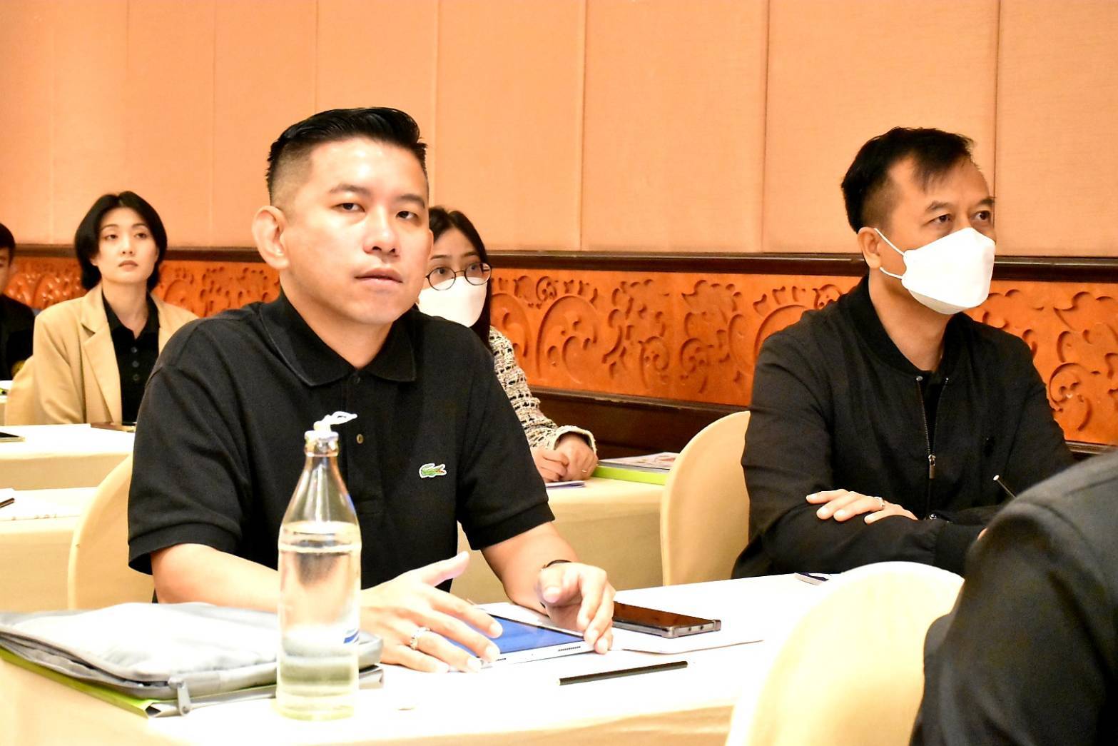 มกอช. ผนึกกำลัง กรมปศุสัตว์ เดินหน้ายกระดับและเพิ่มขีดความสามารถเจ้าหน้าที่ในการกำกับดูแลมาตรฐานบังคับด้านปศุสัตว์ ครอบคลุมฟาร์มไก่ไข่-สุกร-ปางช้าง พร้อมอำนวยความสะดวกให้ผู้ประกอบการยื่นขอใบอนุญาตแบบเบ็ดเสร็จ ผ่านระบบ TAS-License 4 2006024