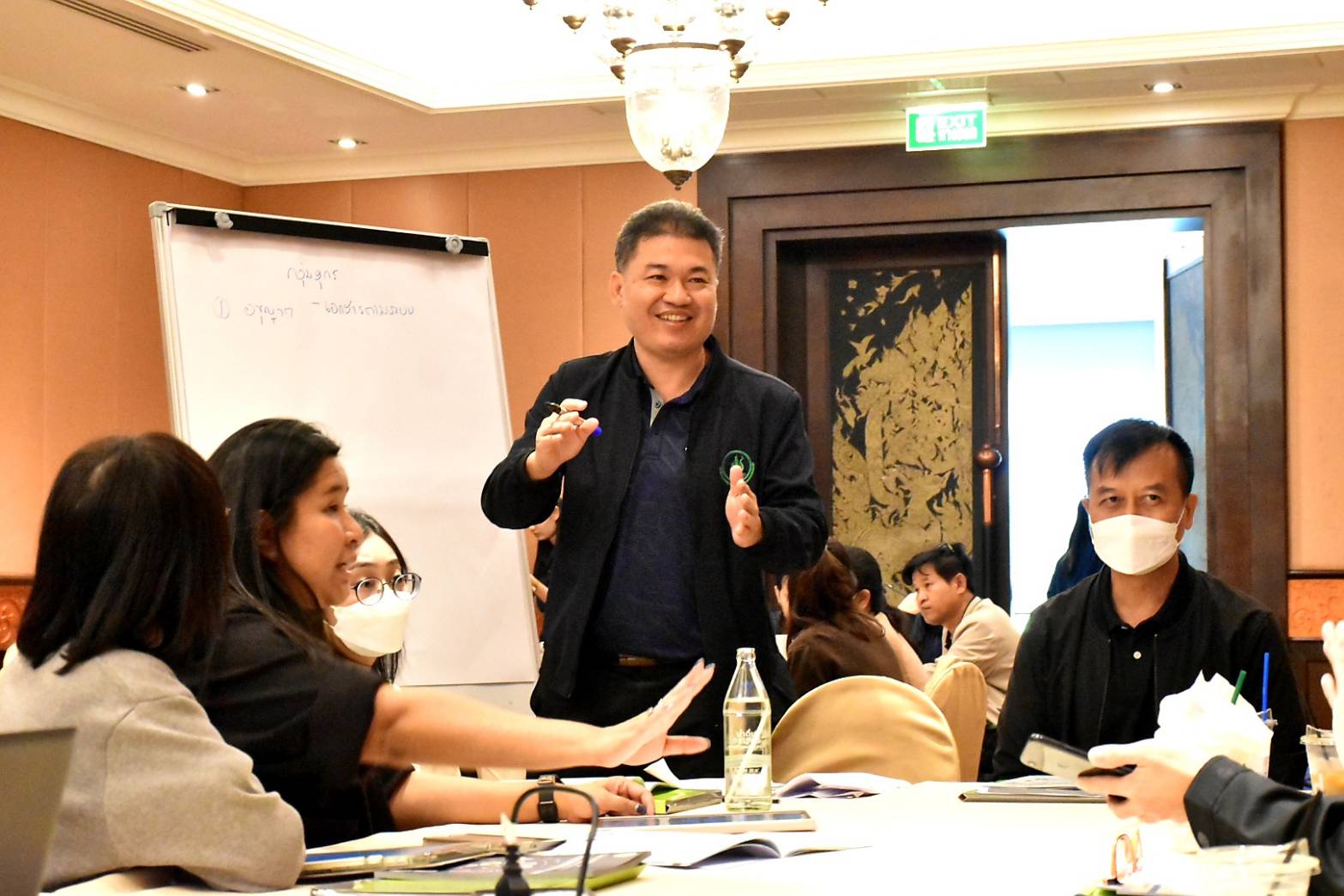 มกอช. ผนึกกำลัง กรมปศุสัตว์ เดินหน้ายกระดับและเพิ่มขีดความสามารถเจ้าหน้าที่ในการกำกับดูแลมาตรฐานบังคับด้านปศุสัตว์ ครอบคลุมฟาร์มไก่ไข่-สุกร-ปางช้าง พร้อมอำนวยความสะดวกให้ผู้ประกอบการยื่นขอใบอนุญาตแบบเบ็ดเสร็จ ผ่านระบบ TAS-License 9 2006144 1