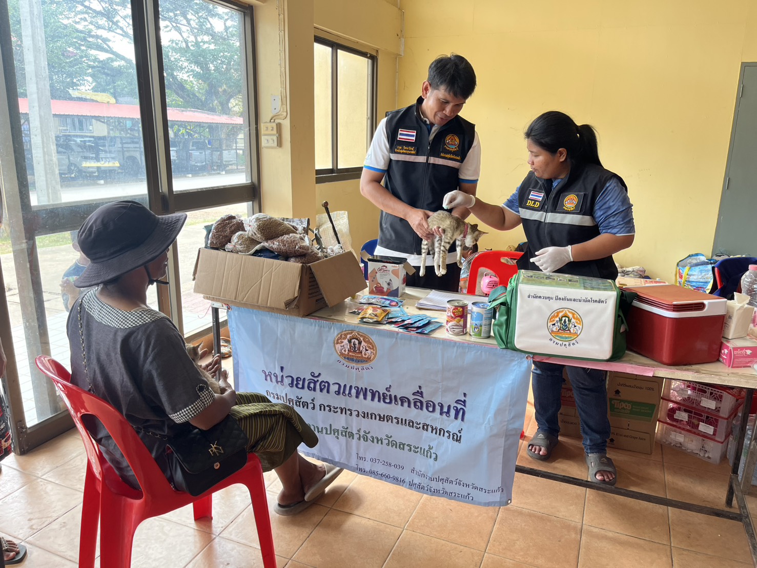 กรมปศุสัตว์ย้ำเกณฑ์เยียวยาความเสียหาย 7 จังหวัดชายแดนไทย–กัมพูชา ล่าสุดเกษตรกรได้รับผลกระทบกว่า 2 แสนราย มีสัตว์ในพื้นที่รวม 6.5 ล้านตัว ส่งความช่วยเหลืออย่างต่อเนื่อง 10 332330