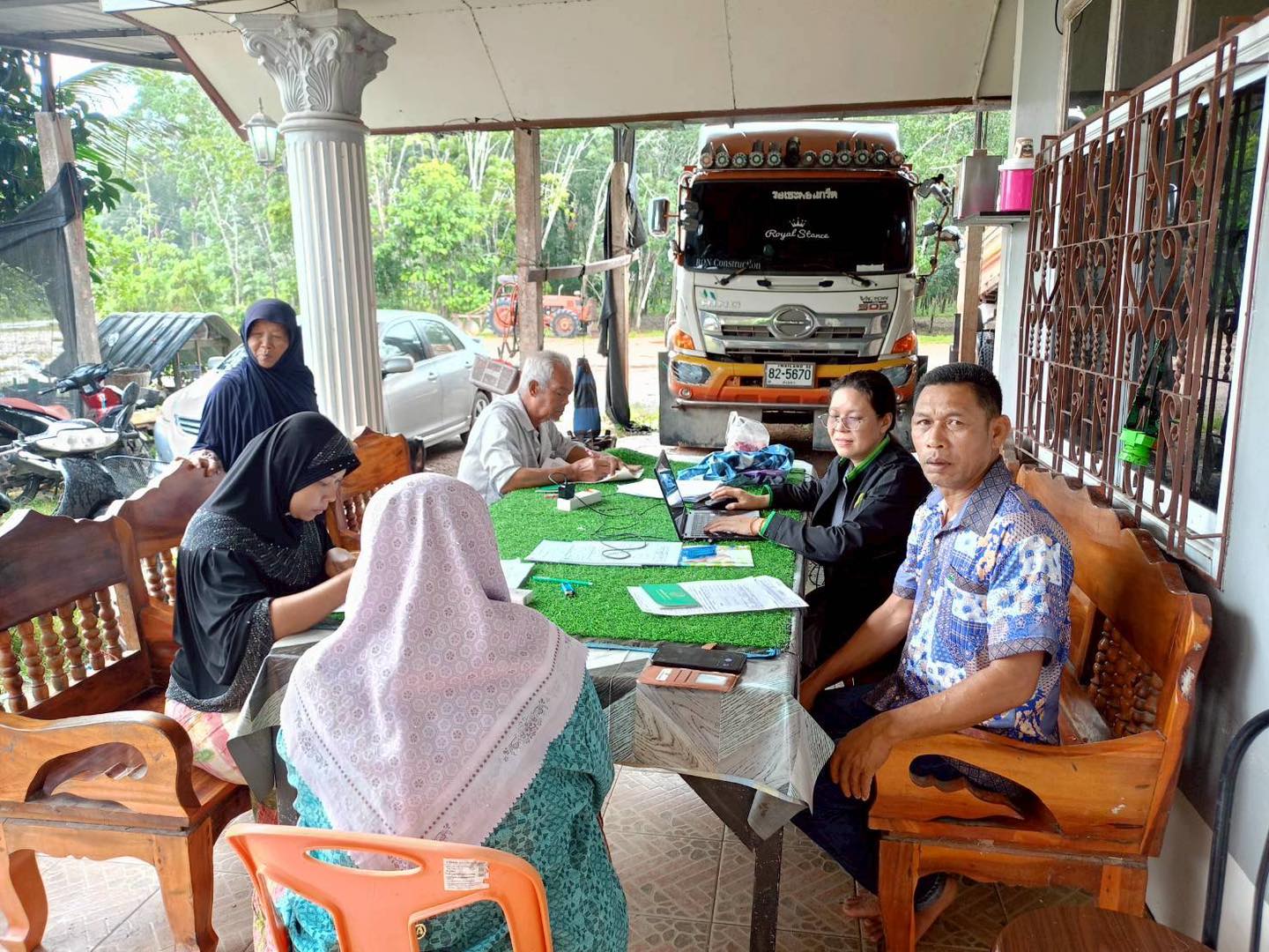 เกษตรฯ เผยแผนฟื้นฟูน้ำท่วมภาคใต้ ด้านพืชเน้นฟื้นดิน–ฟื้นต้น–ป้องกันโรค หลังน้ำลด 7 586416679 1271042998391388 3936922057388897870 n