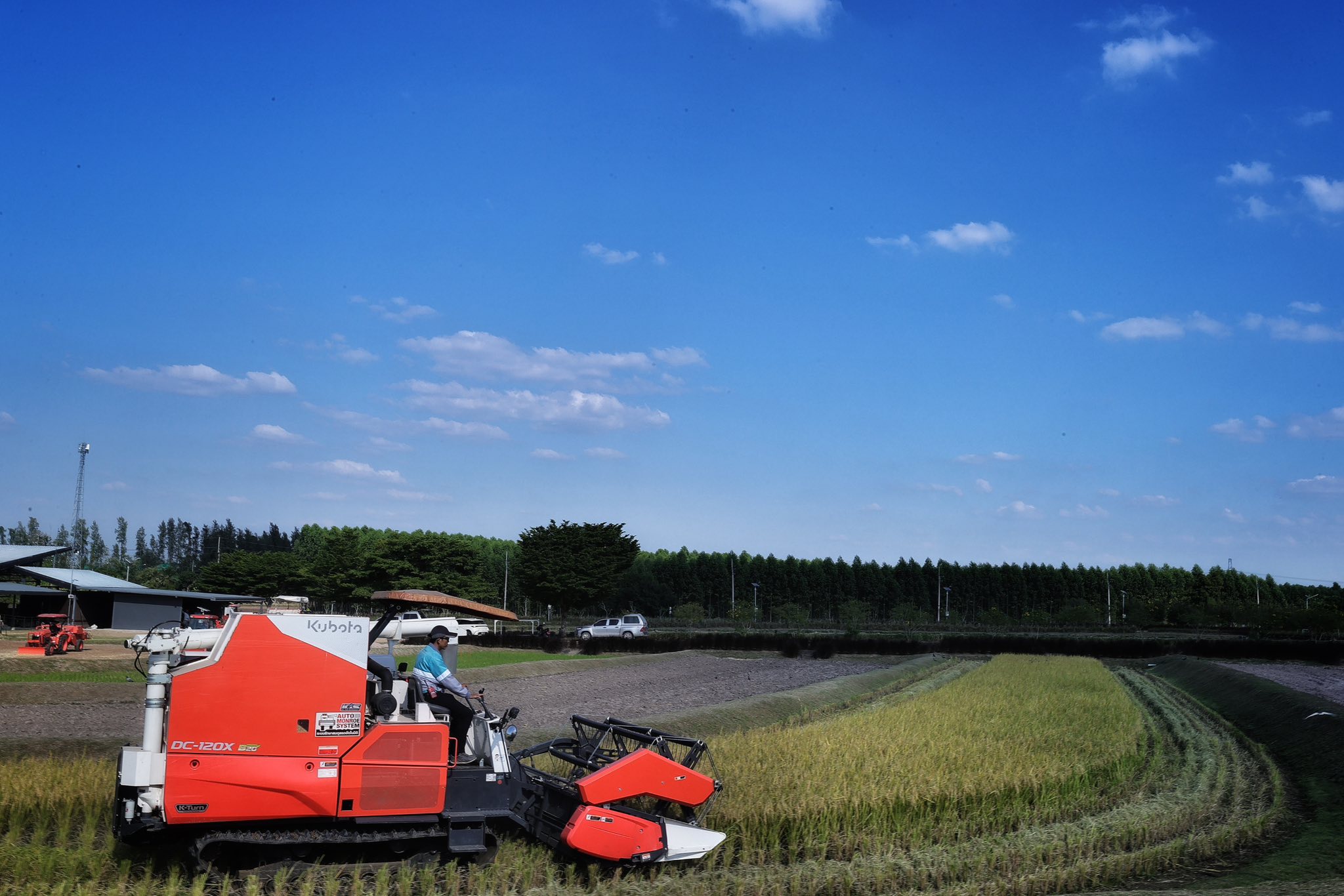 สศก. ติวเข้มทีมจัดเก็บข้อมูล ลุย “เจียไต๋-คูโบต้า” อัปเดตเทคโนโลยี พร้อมปูพรมสำรวจค่าจ้างเครื่องจักรทั่วประเทศ มุ่งเป้าจัดทำข้อมูลต้นทุนการผลิตที่ถูกต้องแม่นยำ 4 592170924 1151051467201188 6134979849245069054 n