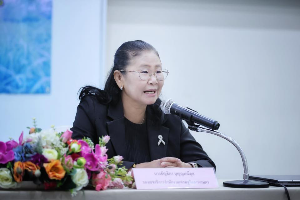 สศก. ติวเข้มทีมจัดเก็บข้อมูล ลุย “เจียไต๋-คูโบต้า” อัปเดตเทคโนโลยี พร้อมปูพรมสำรวจค่าจ้างเครื่องจักรทั่วประเทศ มุ่งเป้าจัดทำข้อมูลต้นทุนการผลิตที่ถูกต้องแม่นยำ 3 592276633 1151666033806398 7783635526531722798 n