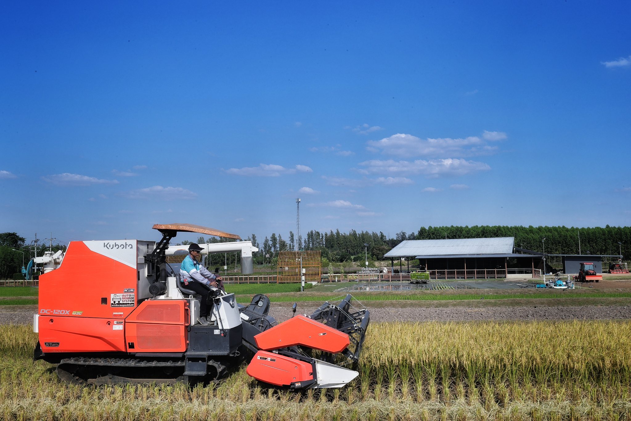 สศก. ติวเข้มทีมจัดเก็บข้อมูล ลุย “เจียไต๋-คูโบต้า” อัปเดตเทคโนโลยี พร้อมปูพรมสำรวจค่าจ้างเครื่องจักรทั่วประเทศ มุ่งเป้าจัดทำข้อมูลต้นทุนการผลิตที่ถูกต้องแม่นยำ 9 592995332 1151048173868184 6214562871037875763 n