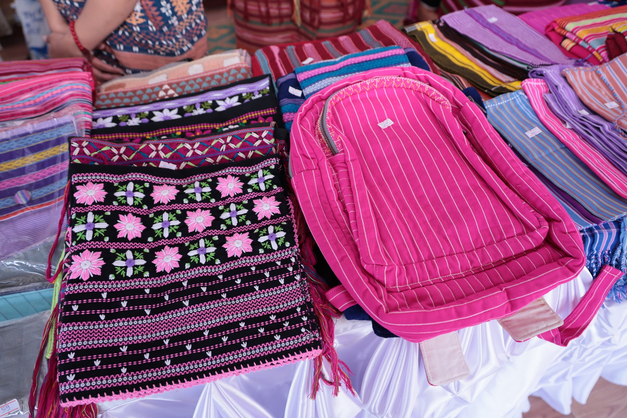 กรมสมเด็จพระเทพฯ เสด็จฯ ทรงปฏิบัติพระราชกรณียกิจในพื้นที่จังหวัดตาก ศูนย์การเรียนตำรวจตระเวนชายแดนบ้านห้วยสลุง 26 601529102 1240907334811896 7311318189217592739 n