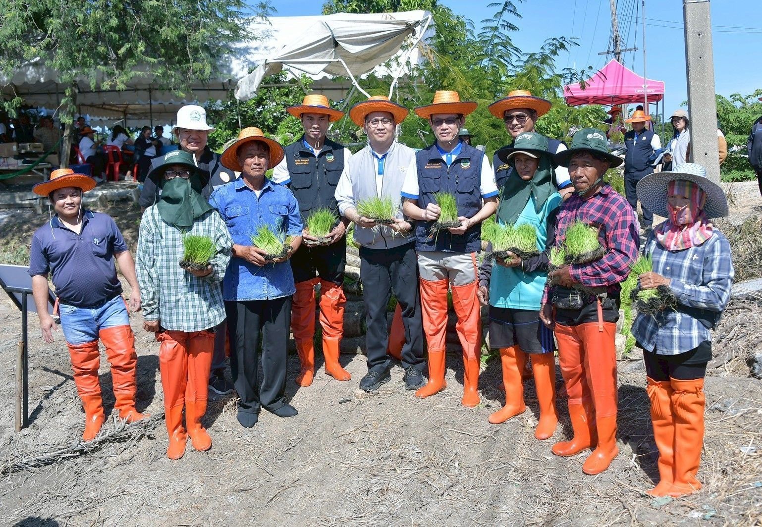 กรมชลฯ kick off ส่งเสริมนาเปียกสลับแห้งสู่การขยายผลพื้นที่ชลประทานแปลงต้นแบบ “สุขเต็มนา RIo10@ทุ่งบางกุ่ม” 8 984150