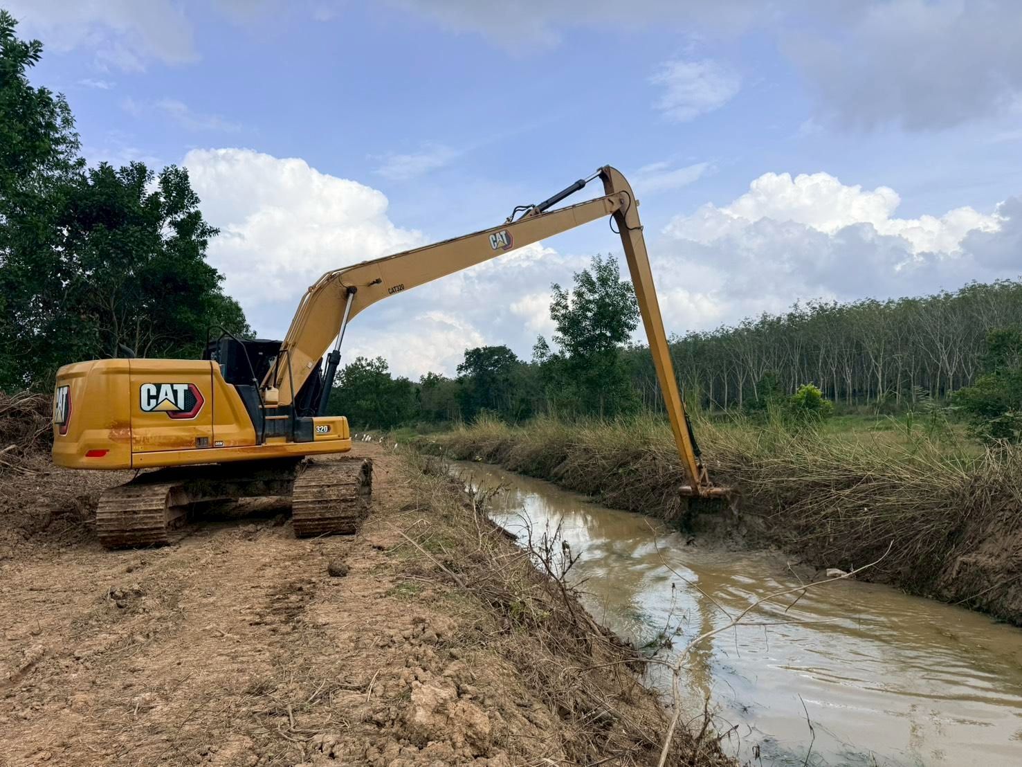 ทำไม่พัก ชป.เดินหน้าต่อเนื่อง ลุยกำจัดผักตบ–ติดตั้งเครื่องสูบน้ำ 2 984808