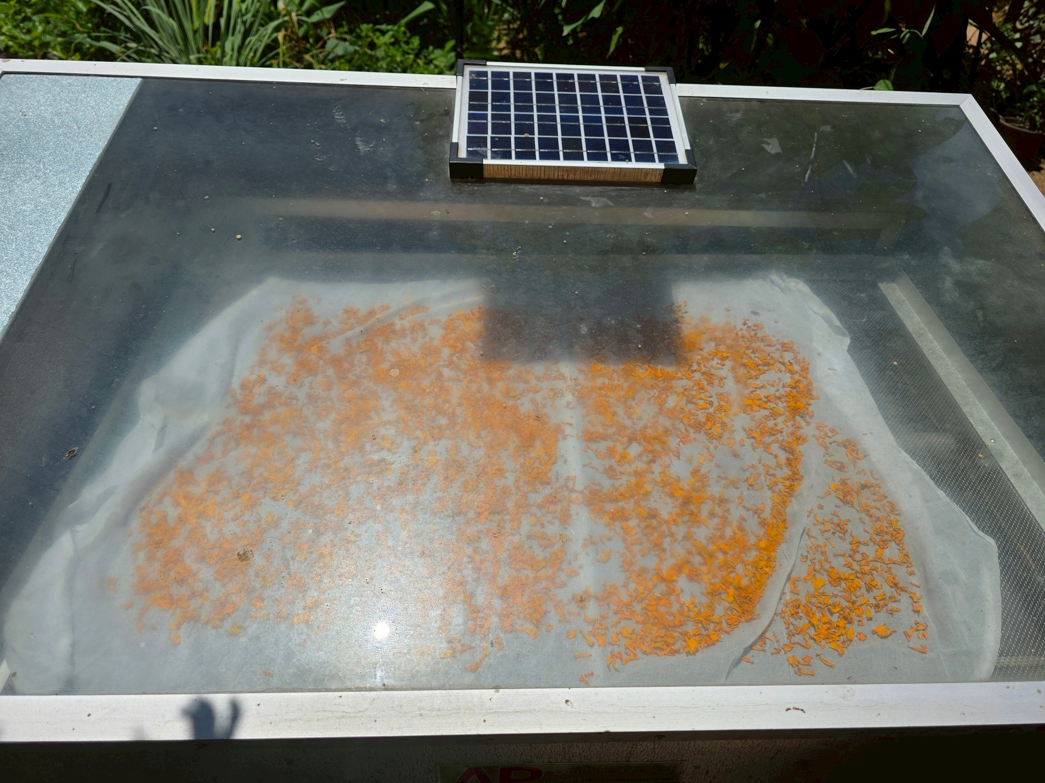 สศก. ชูโมเดล “ไร่เตียวิเศษ” เกาะพะงัน ธุรกิจเกษตรอินทรีย์แบบ Demand-led ใช้ Zero Waste ยกระดับผลิตภาพ ลดต้นทุน 36% สร้างรายได้ 1.28 ล้านบาท/ปีเสริมเสถียรภาพการเงินด้วยรายได้หลายทาง 12 LINE ALBUM เตียวิเศษ 251219 11 0